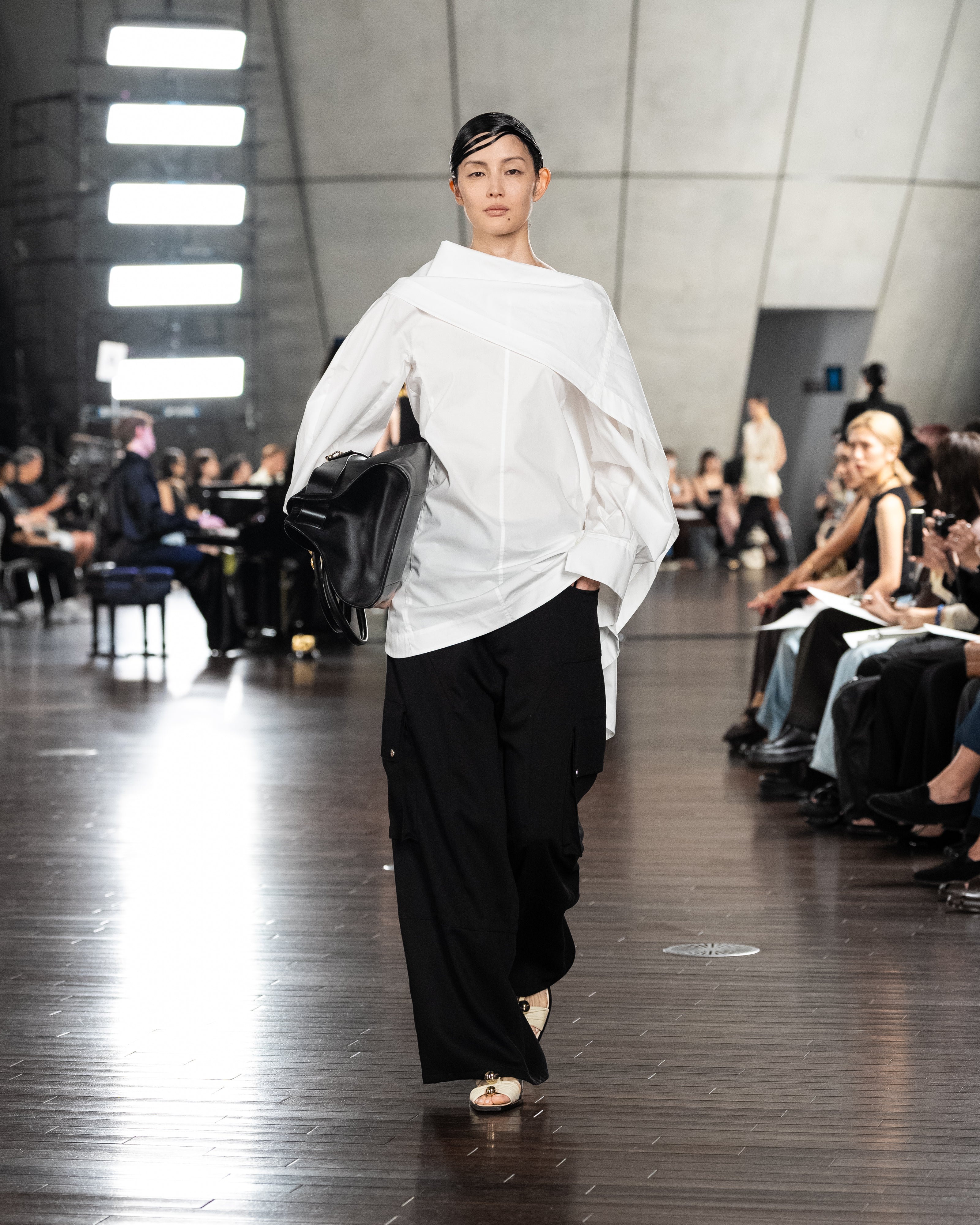 LOBBY - WOOL WIDE CARGO PANTS