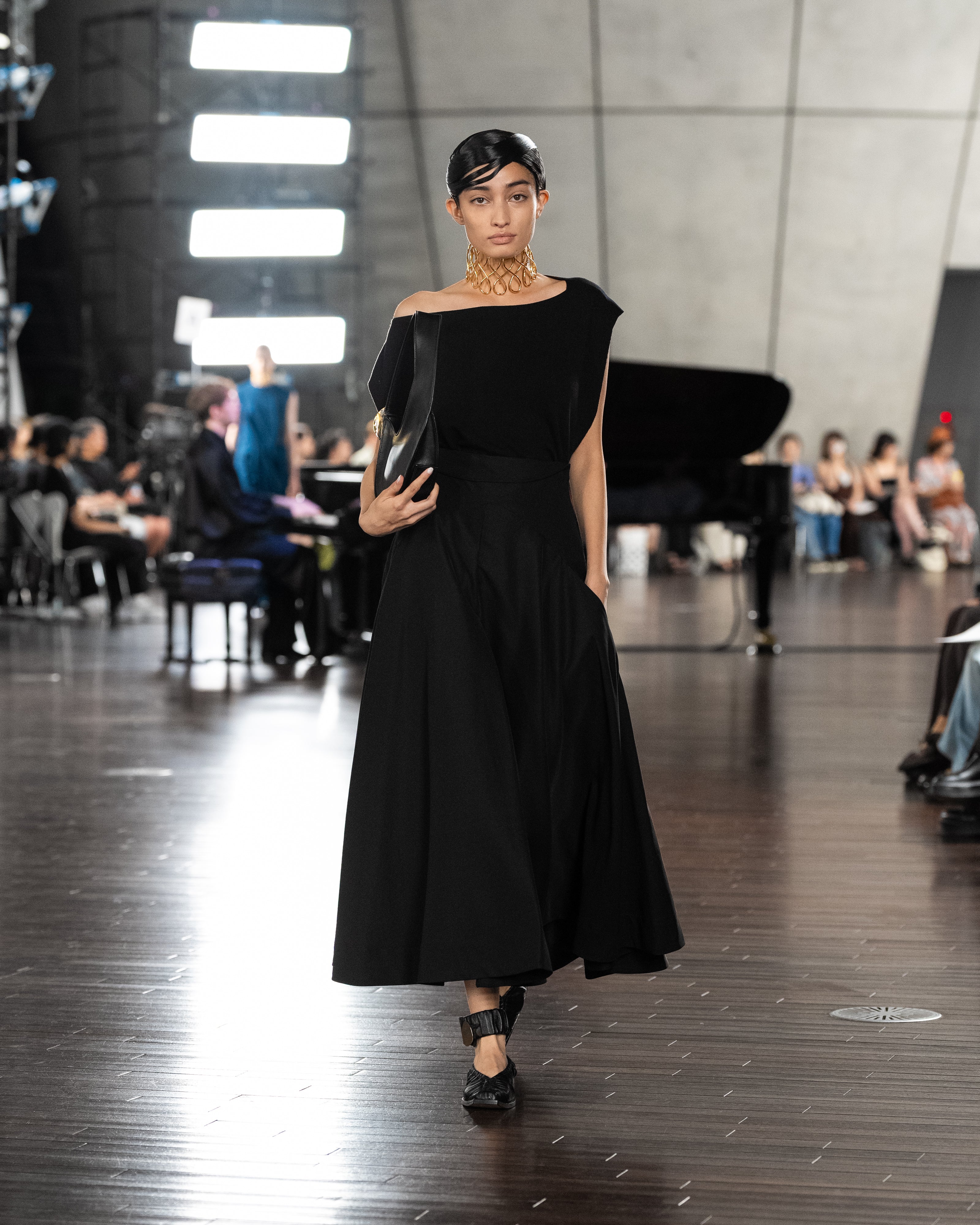 KELSEY - HIGH WAISTED FLARE SKIRT
