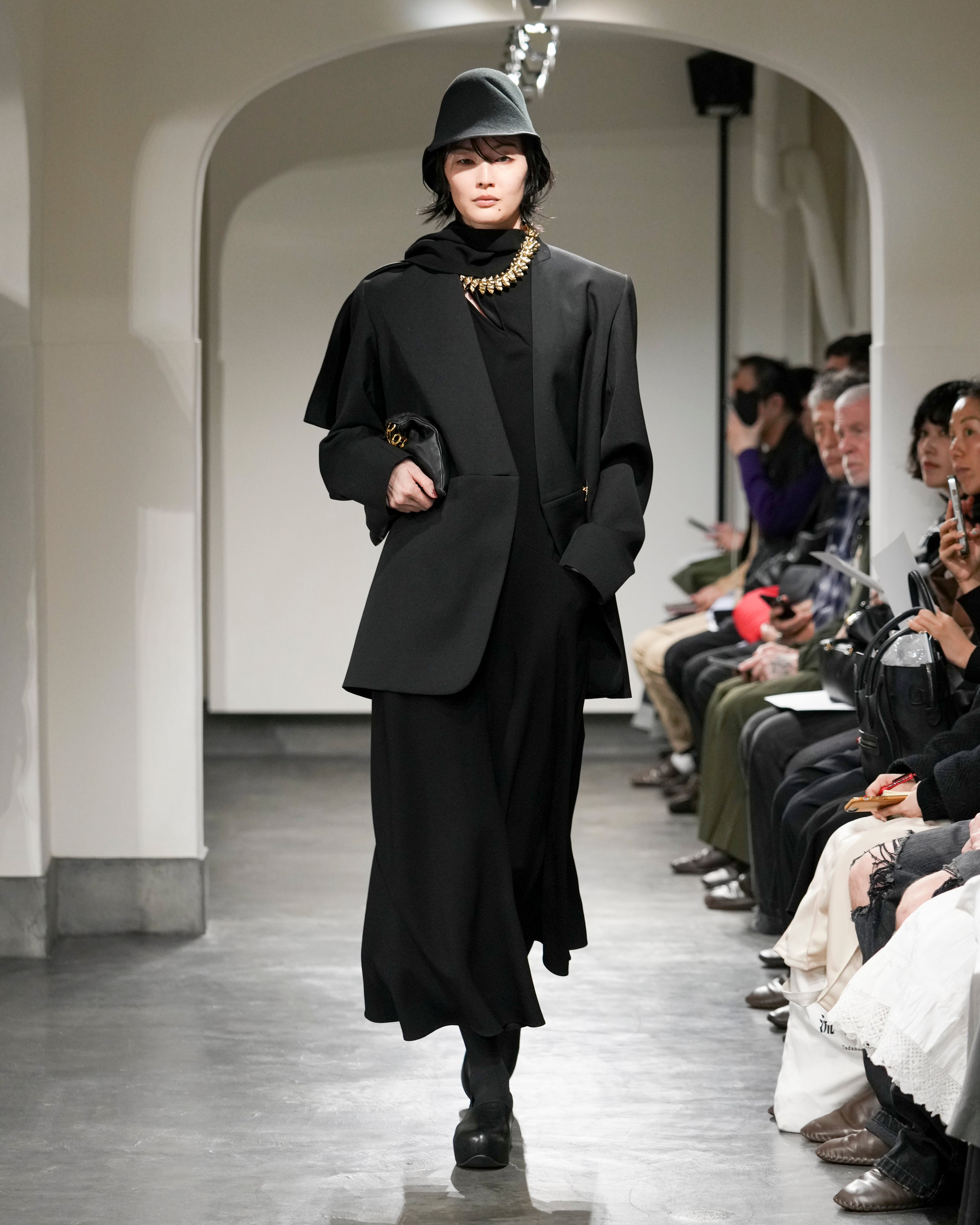HARU - COLLARLESS WOOL TAILORED BLAZER