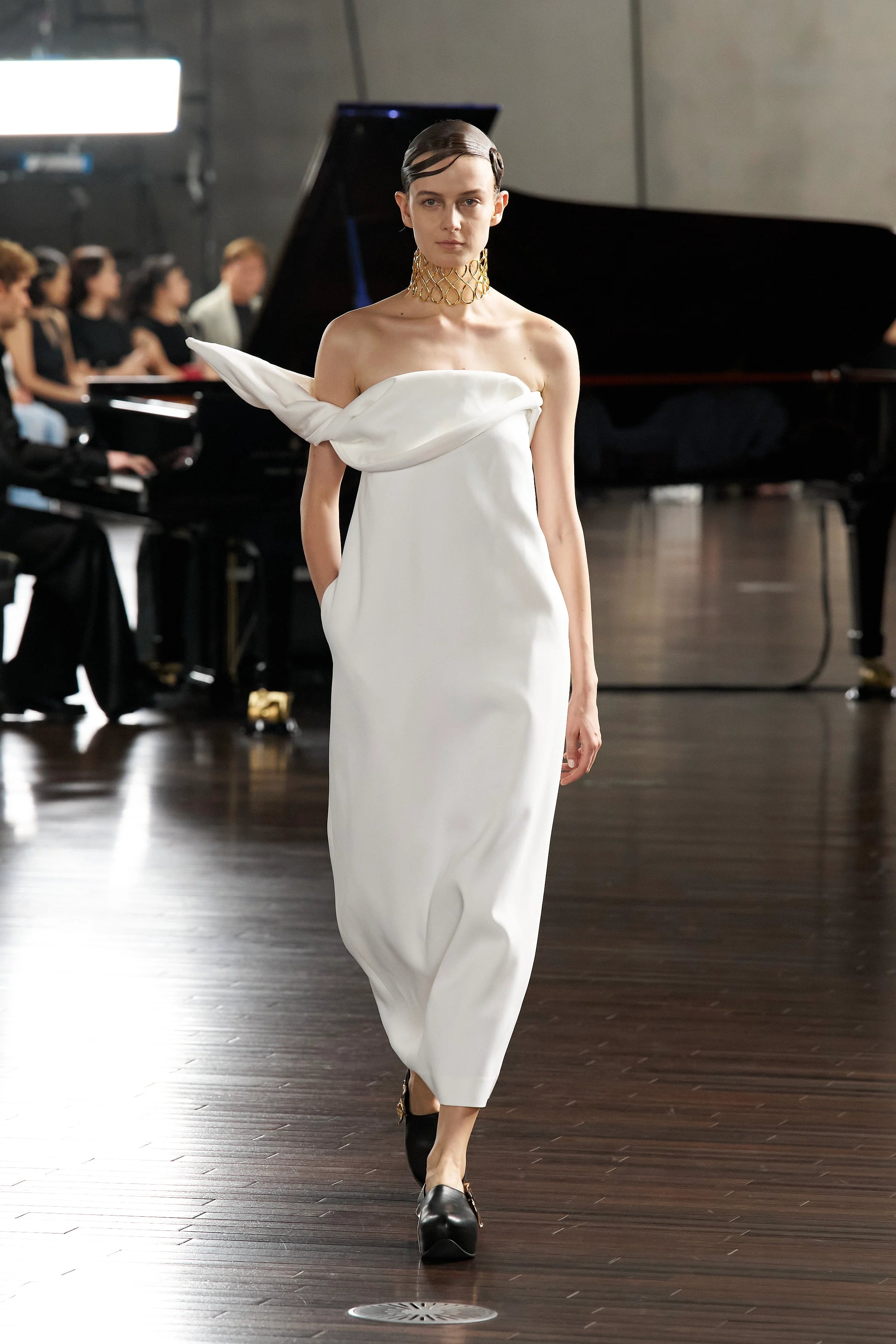 LAYLY - SCULPTURAL TUBE DRESS