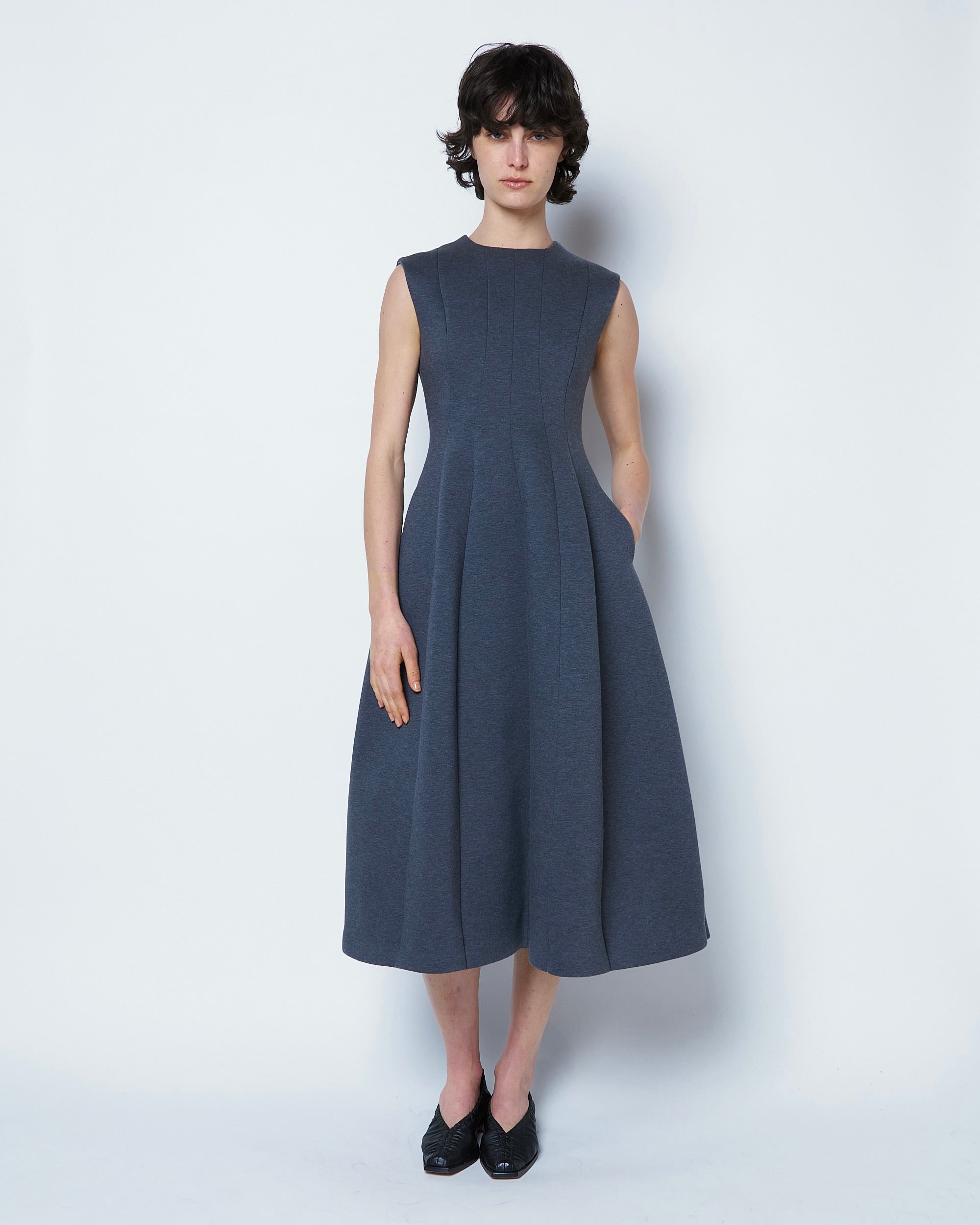 ORBIT - SLEEVELESS BALLOON DRESS