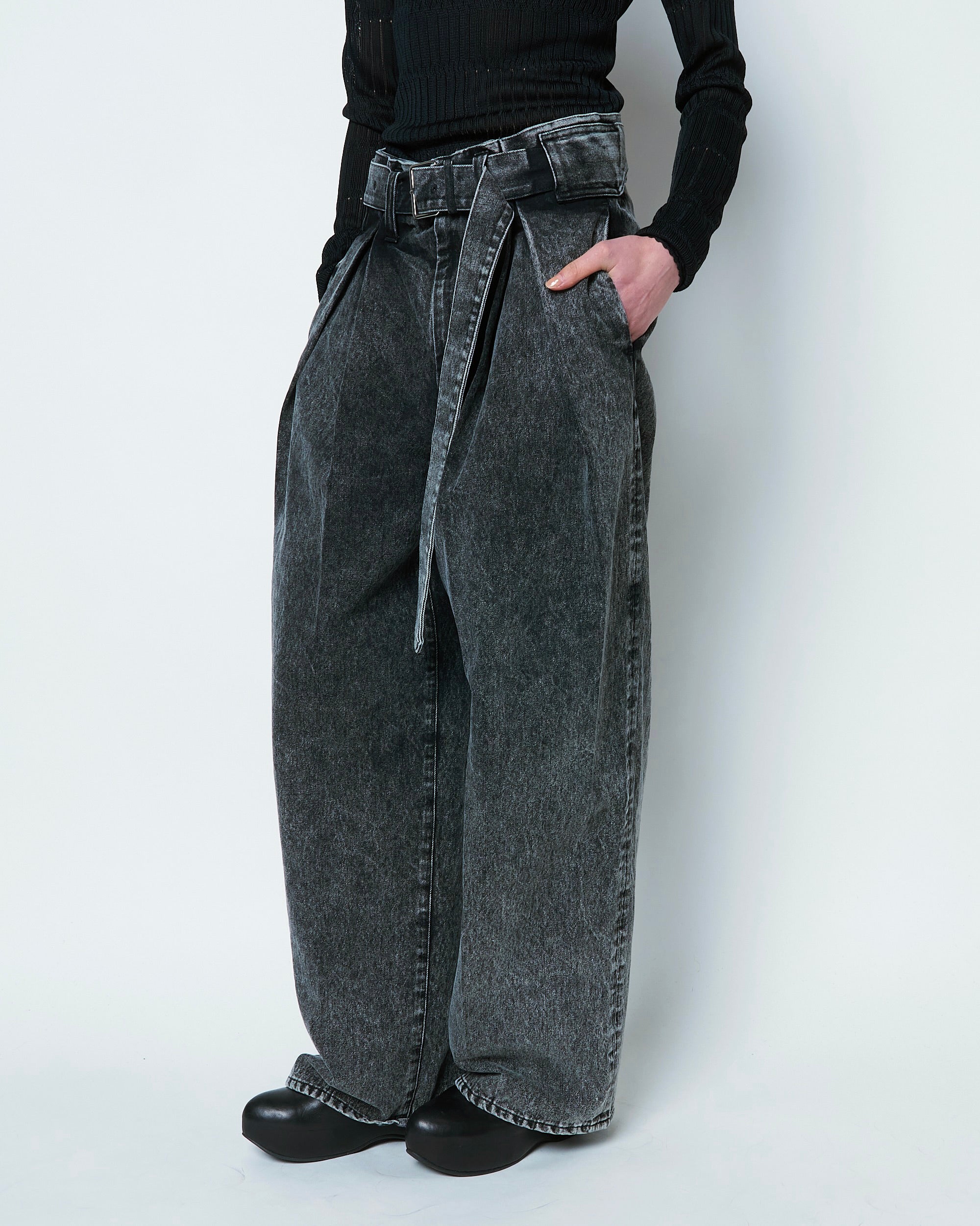 【COMING SOON】ODETTE - DENIM BELTED PANTS