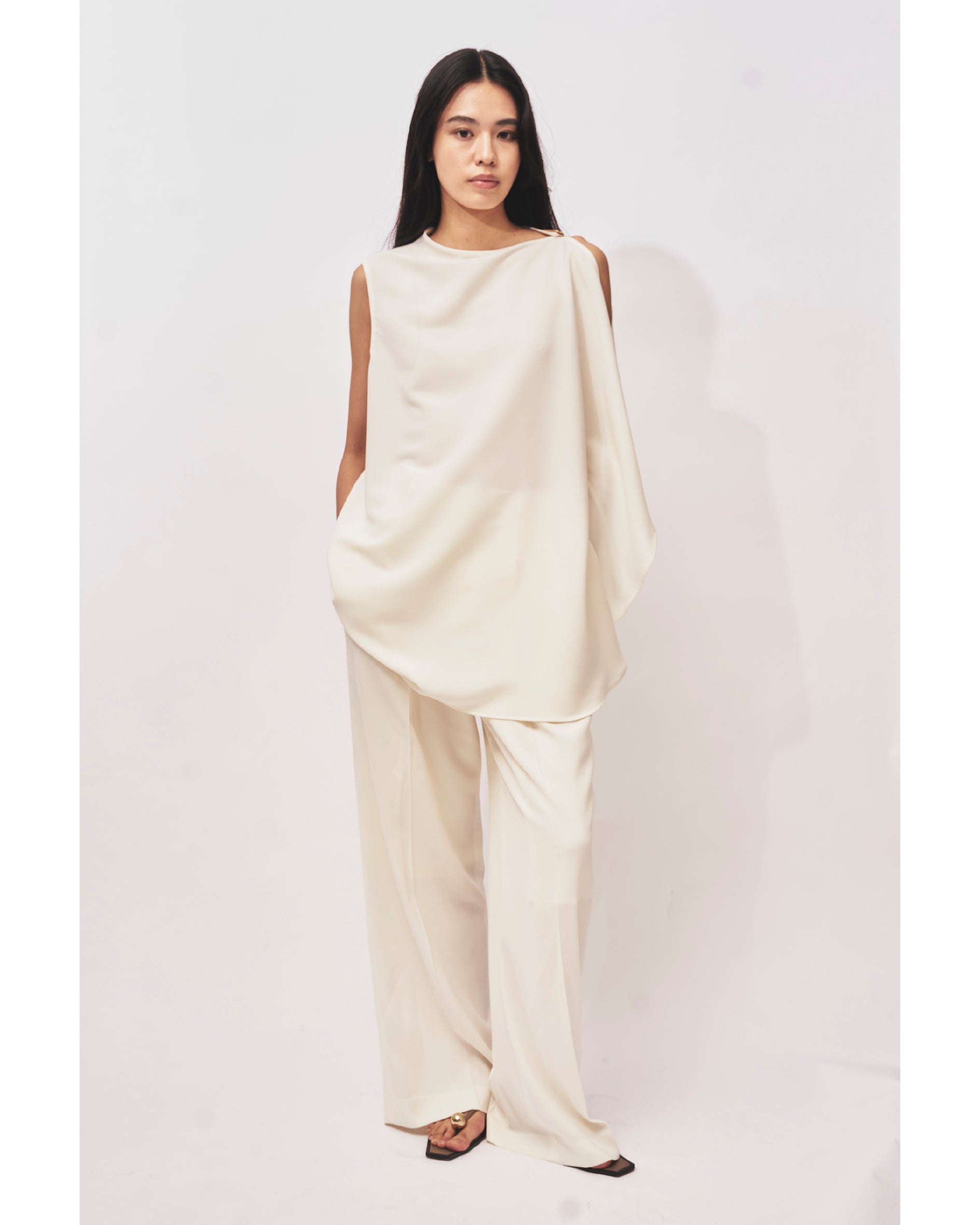 ISPARTA - WIDE SILHOUETTE SATIN TUCKED TROUSERS
