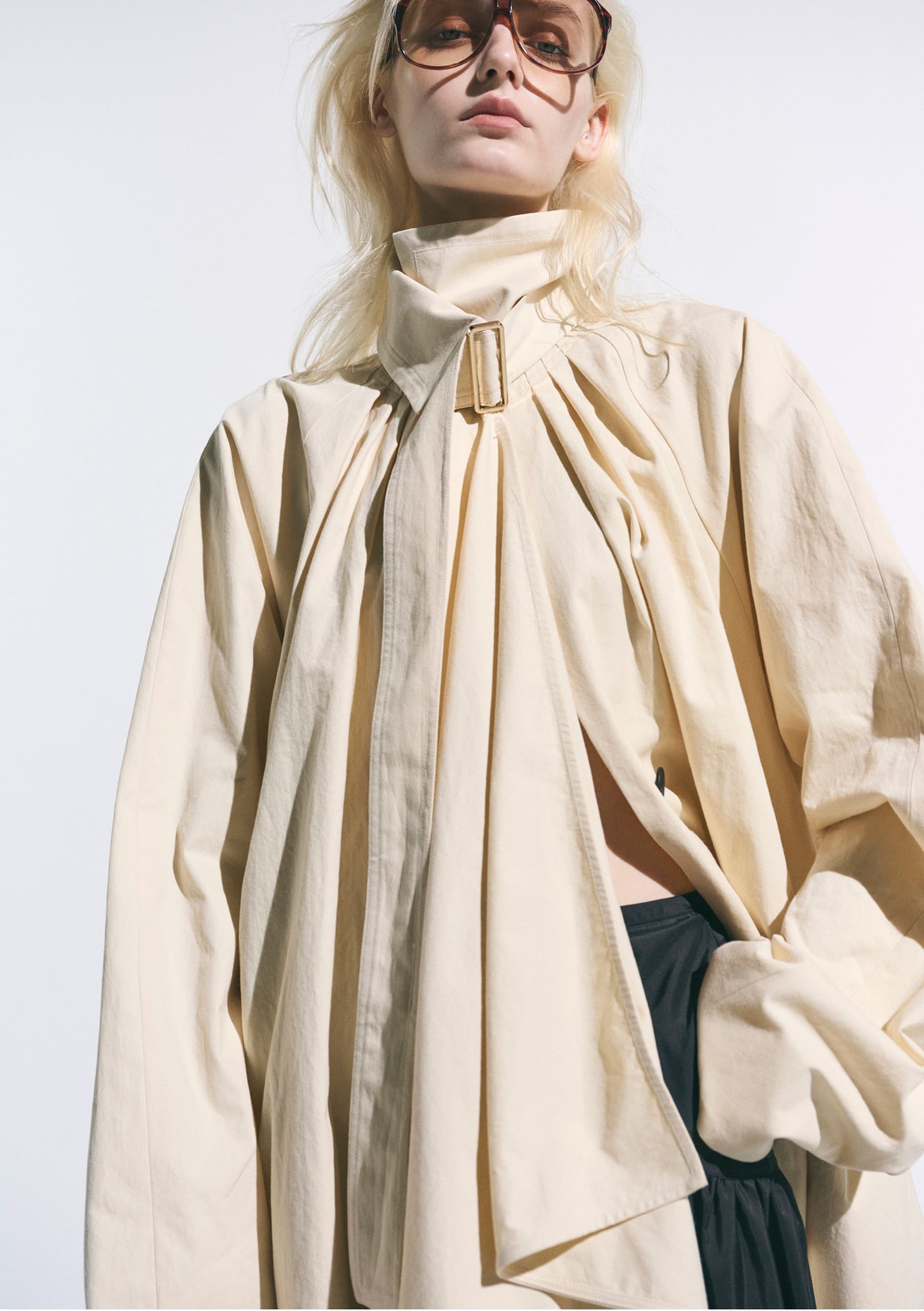 【PRE ORDER】PAVLA - FRONT GATHER BUCKLE JACKET