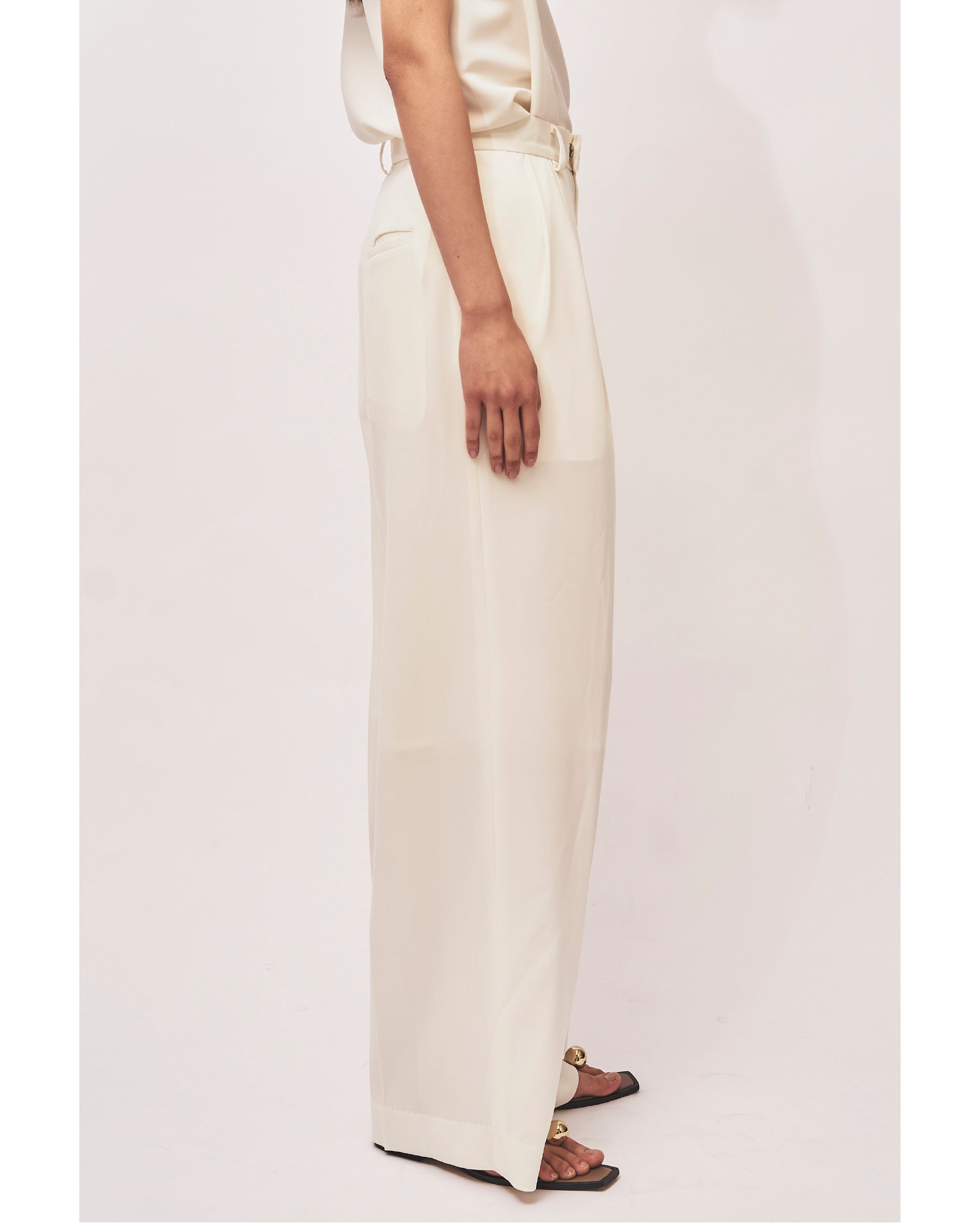 ISPARTA - WIDE SILHOUETTE SATIN TUCKED TROUSERS