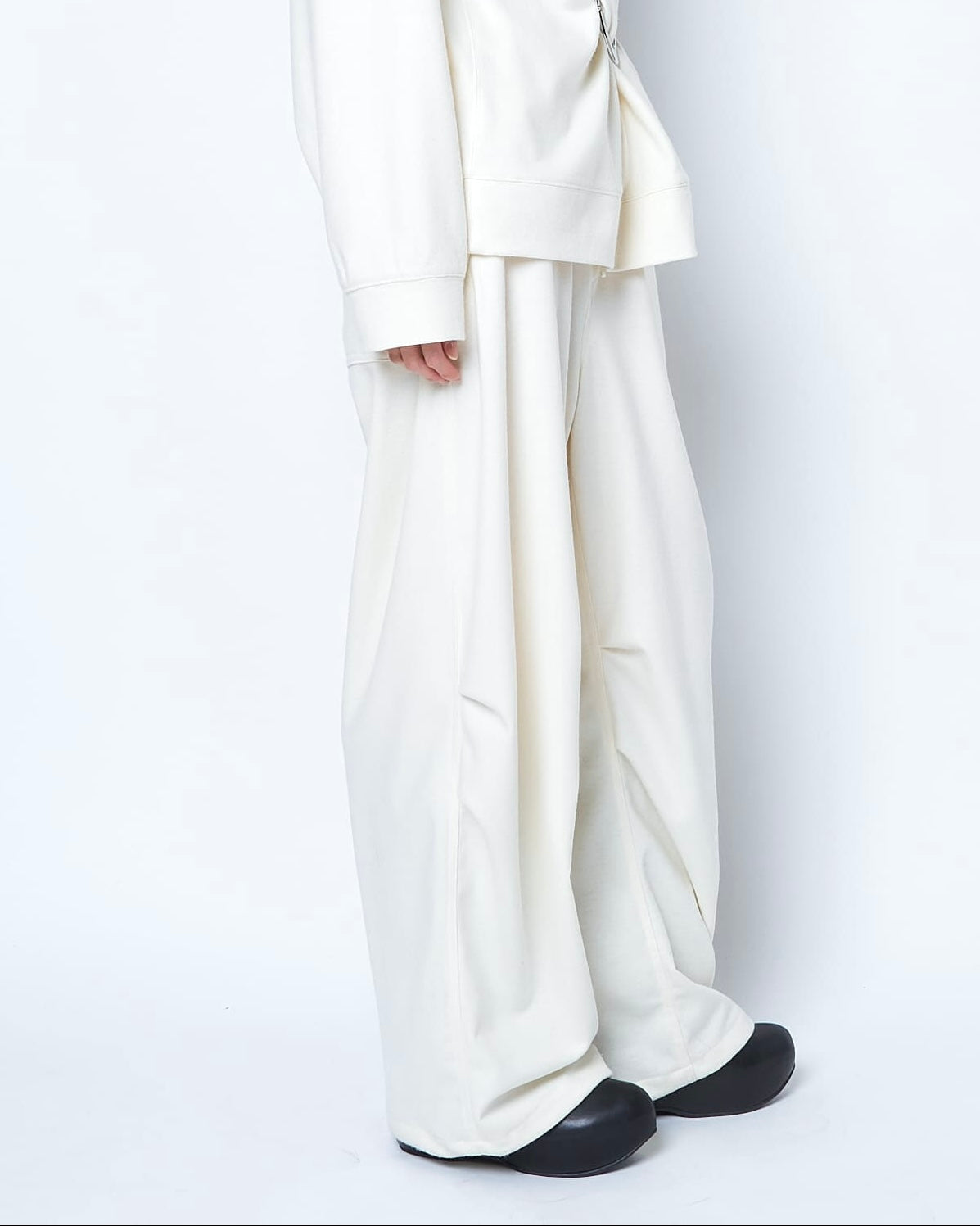 MONICA - WOOL TUCK WIDE PANTS