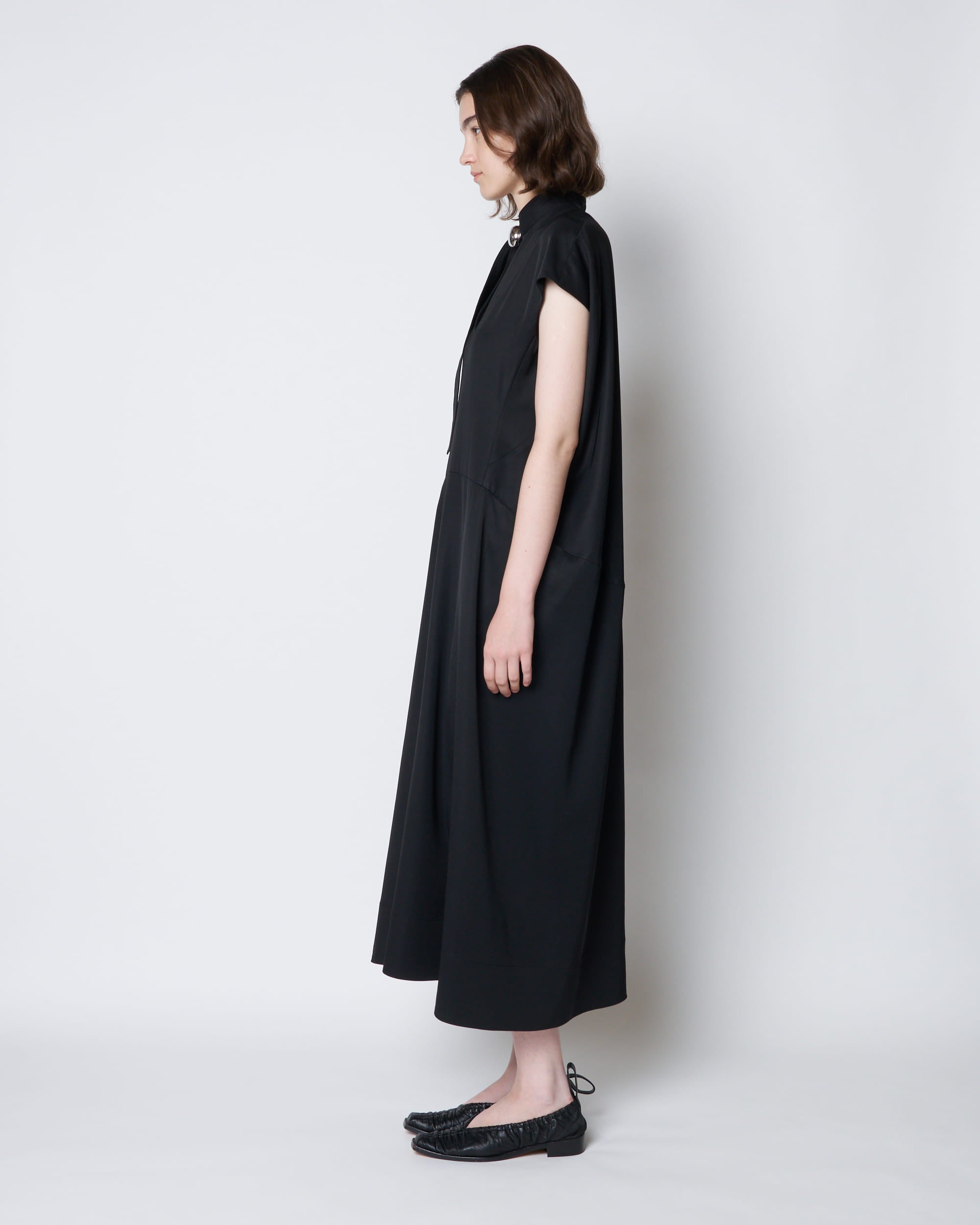 【PRE ORDER】LAURA - ROUND SHAPE SLEEVELESS DRESS