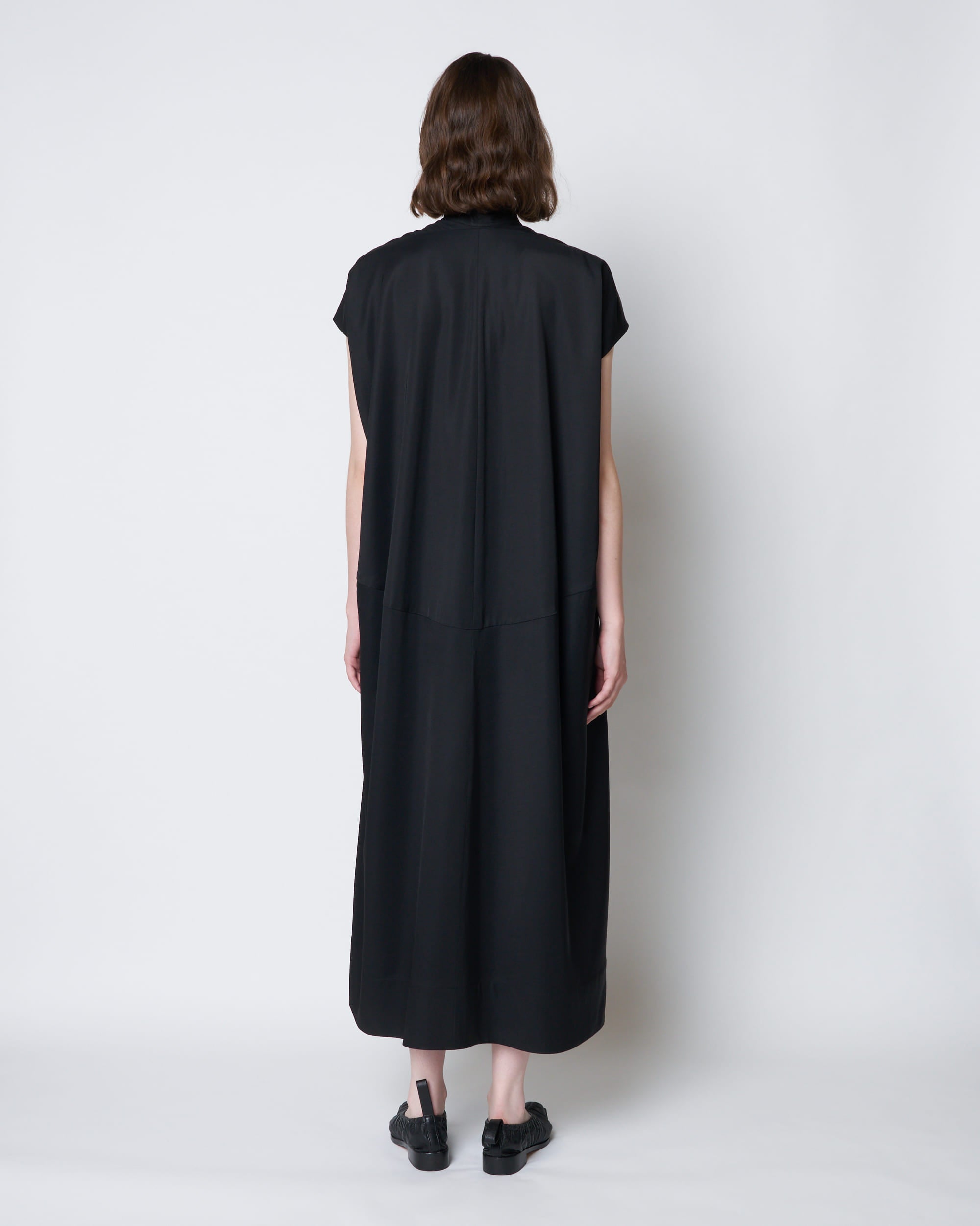 【PRE ORDER】LAURA - ROUND SHAPE SLEEVELESS DRESS