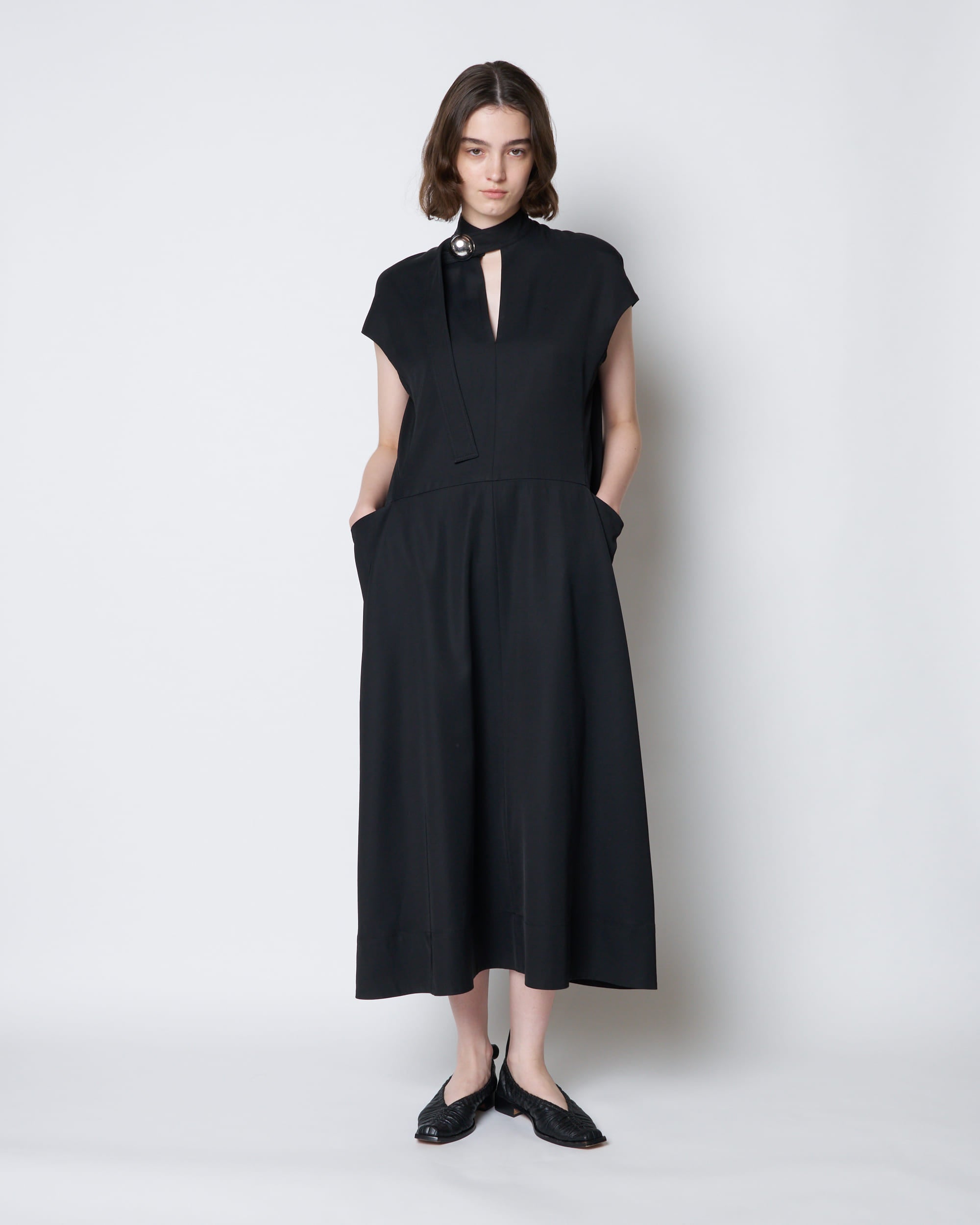 【PRE ORDER】LAURA - ROUND SHAPE SLEEVELESS DRESS