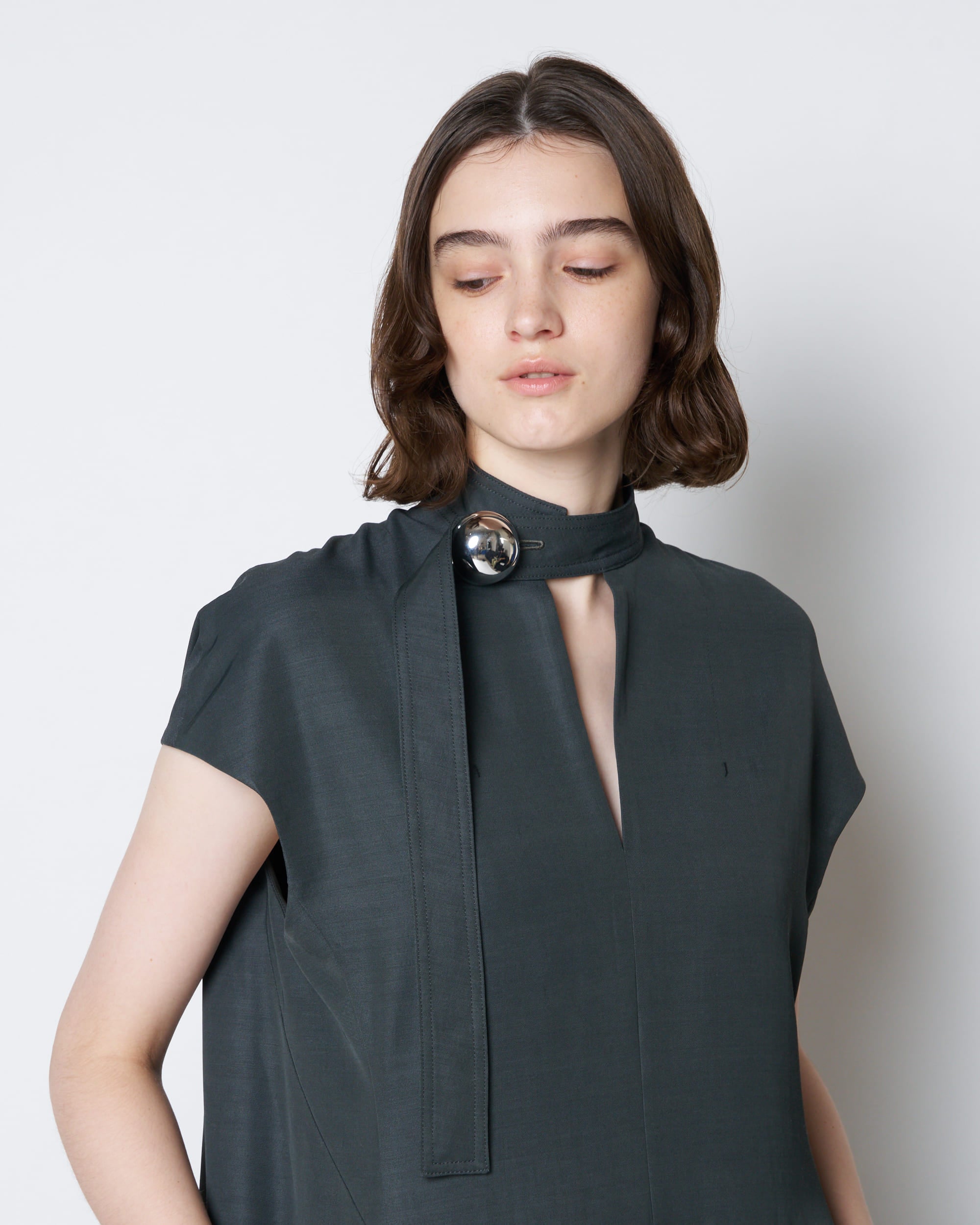 【PRE ORDER】LAURA - ROUND SHAPE SLEEVELESS DRESS
