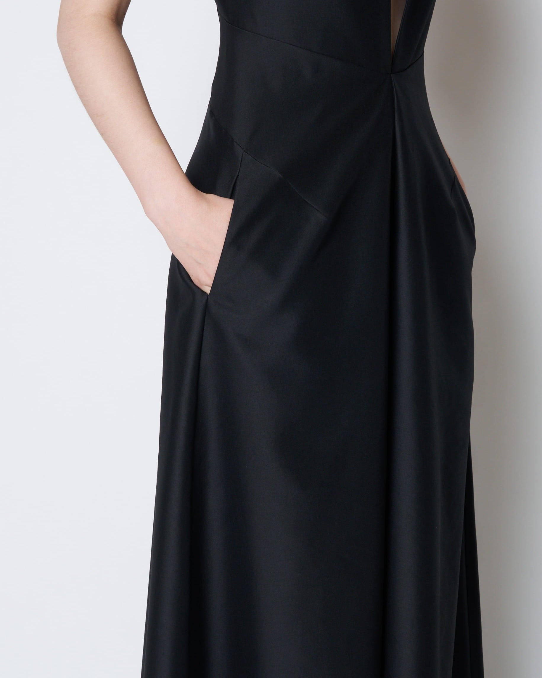 【PRE ORDER】PARMIS - FRONT SLIT WOOL SILK DRESS