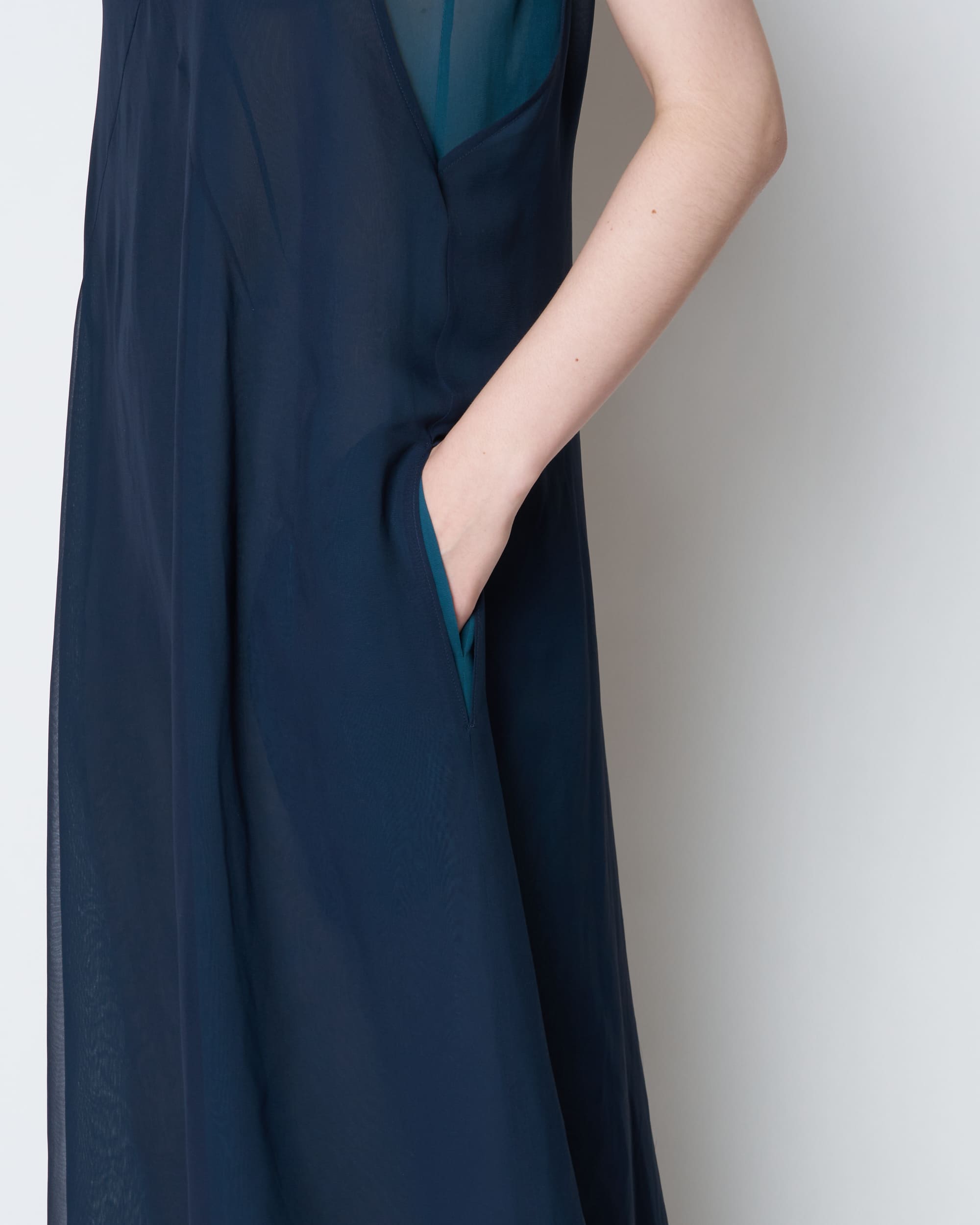 【PRE ORDER】PARNIAN - SHEER LAYERED DRESS