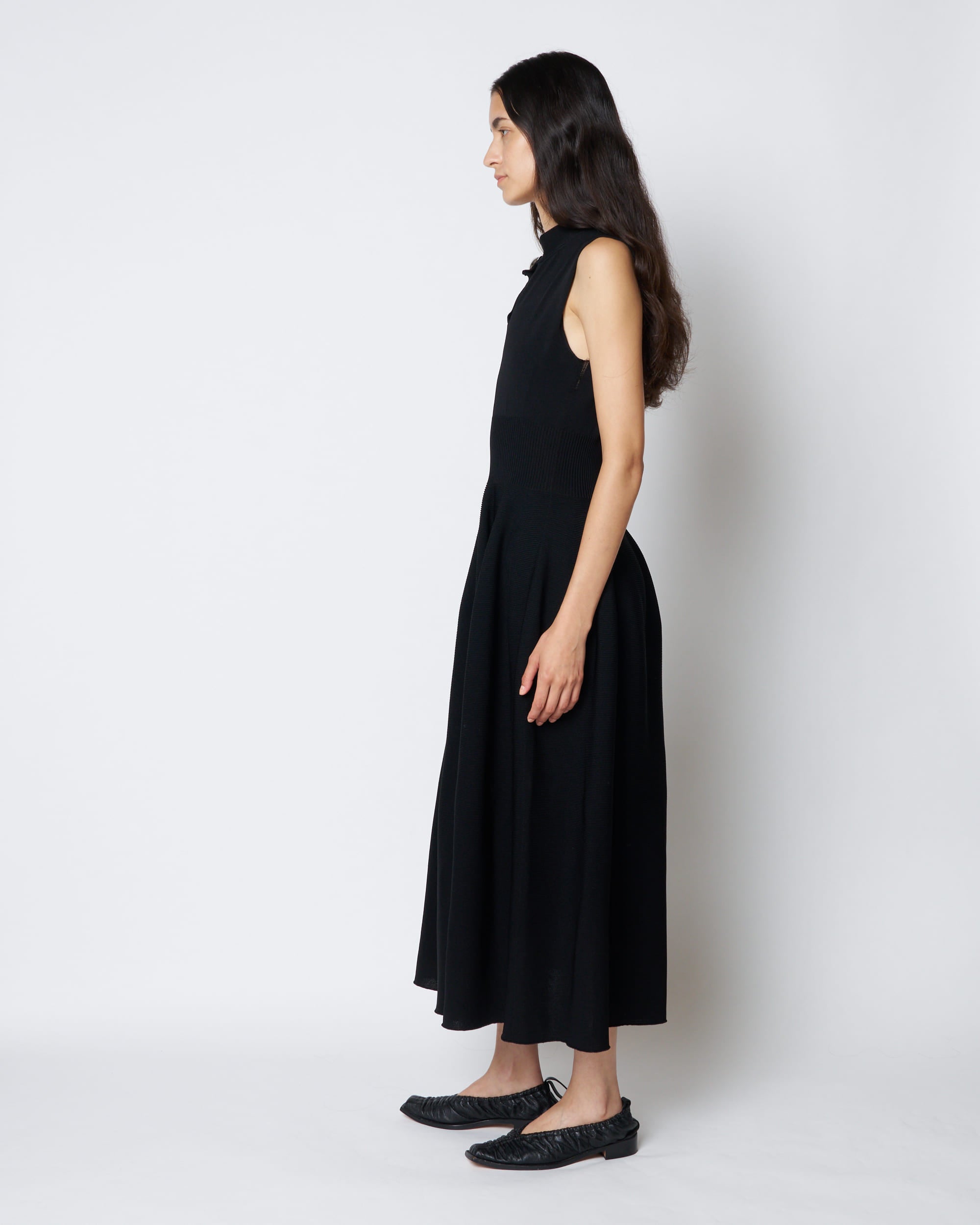 【PRE ORDER】PAOLA - SLEEVELESS KNIT DRESS