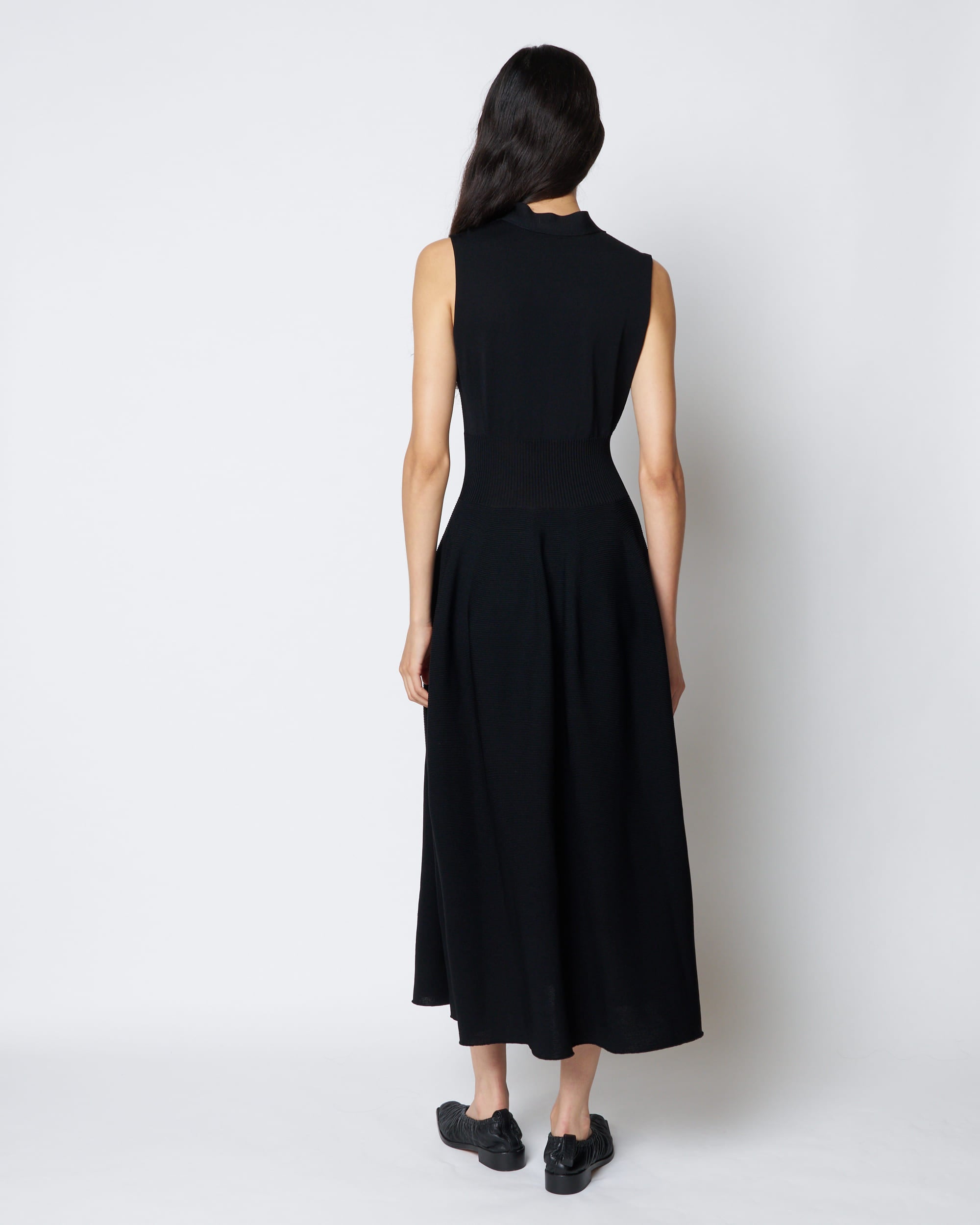 【PRE ORDER】PAOLA - SLEEVELESS KNIT DRESS