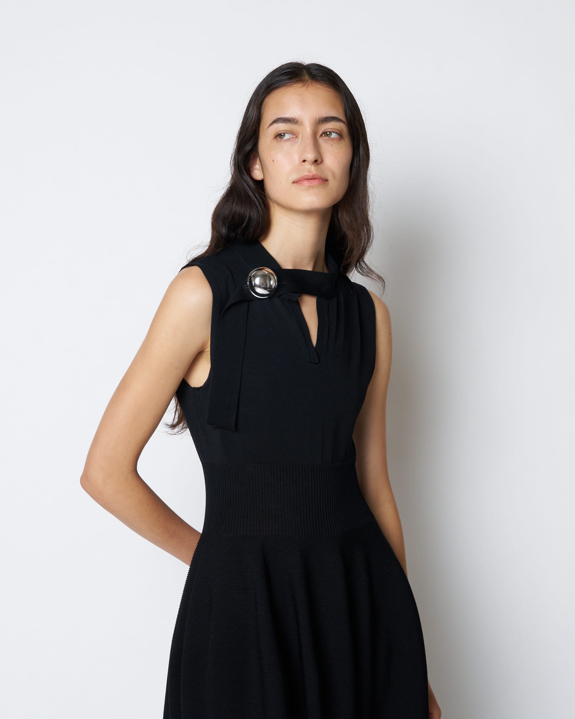 【PRE ORDER】PAOLA - SLEEVELESS KNIT DRESS