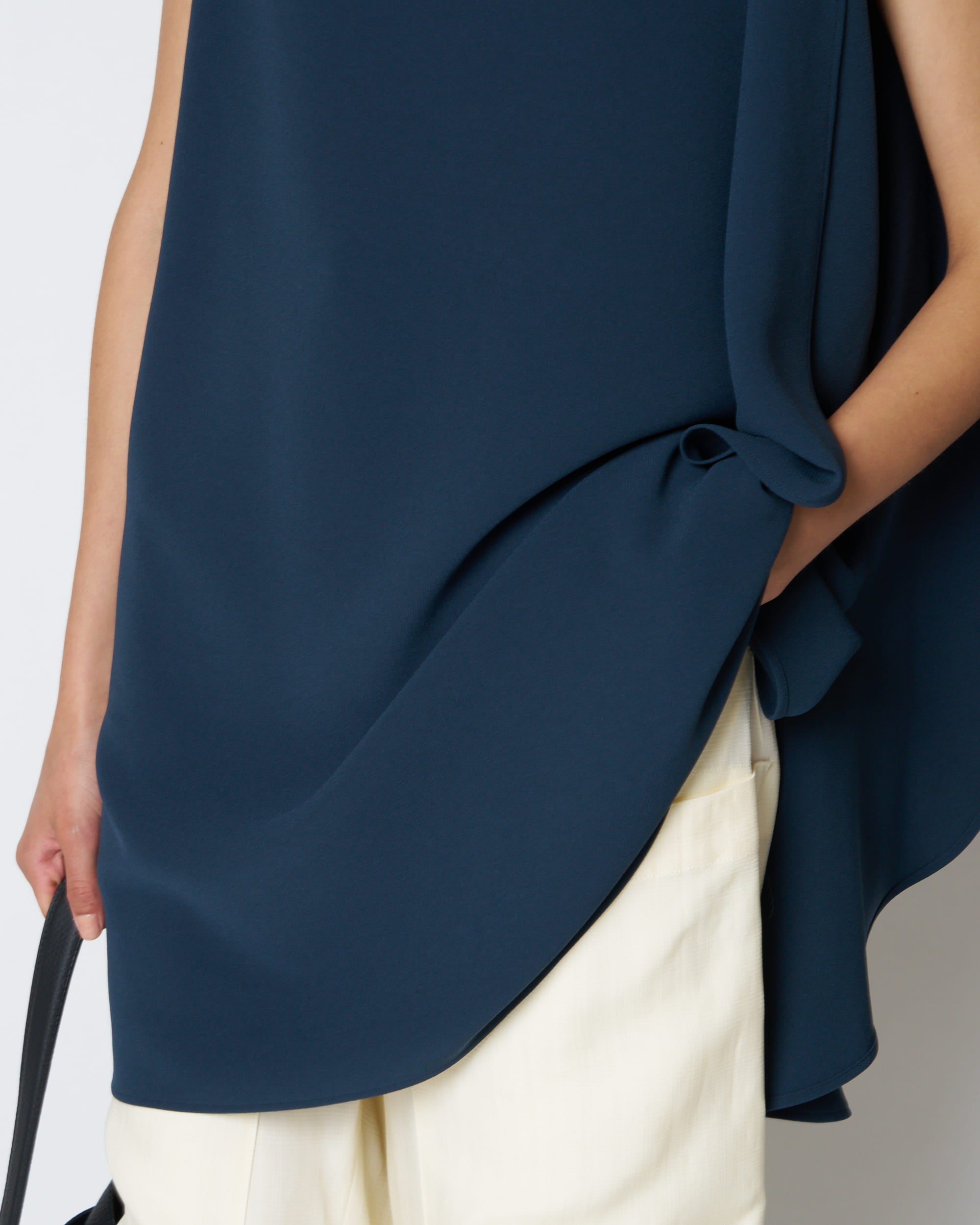 【PRE ORDER】LEVI - ASYMMETRY DRAPED BLOUSE
