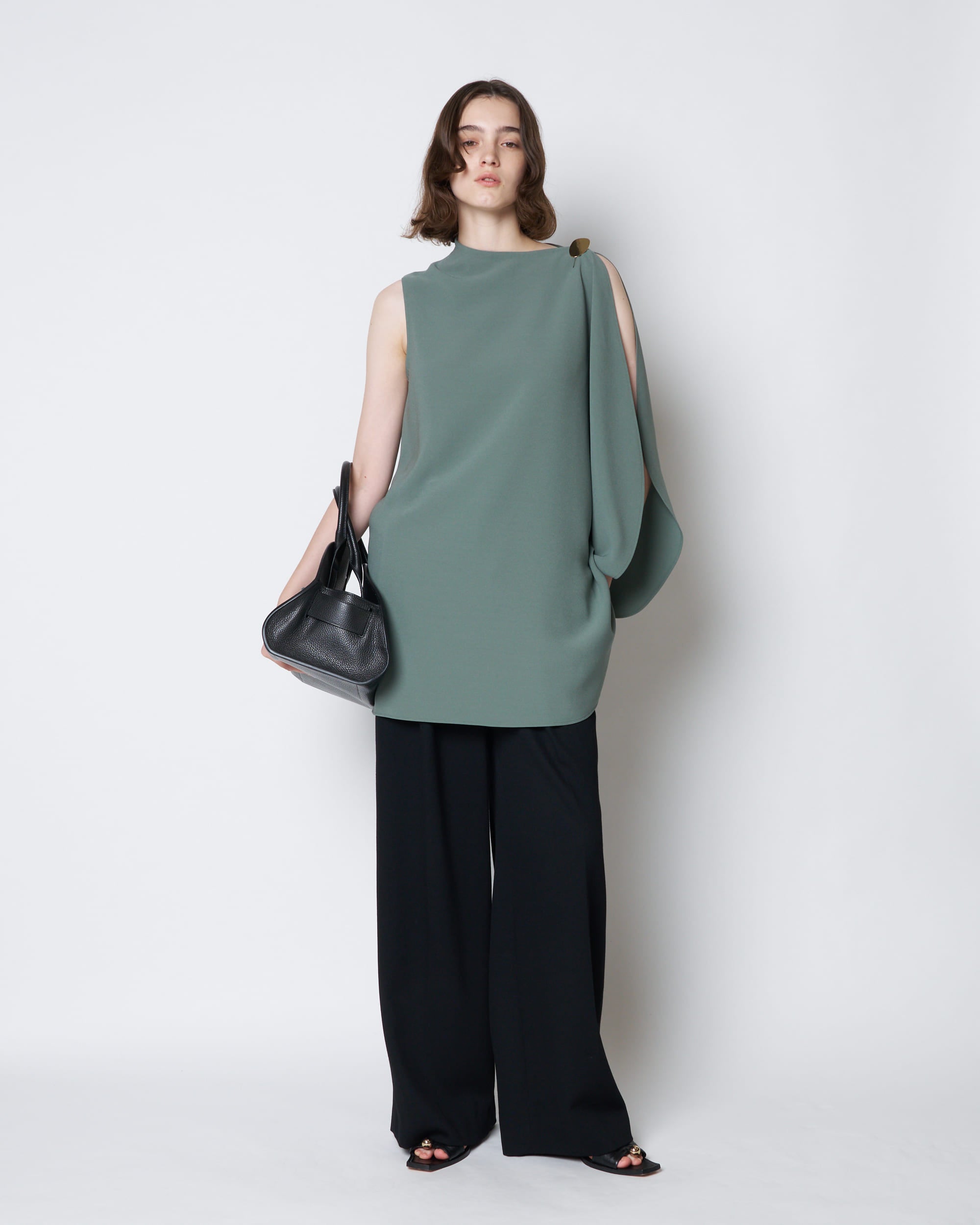 【PRE ORDER】LEVI - ASYMMETRY DRAPED BLOUSE