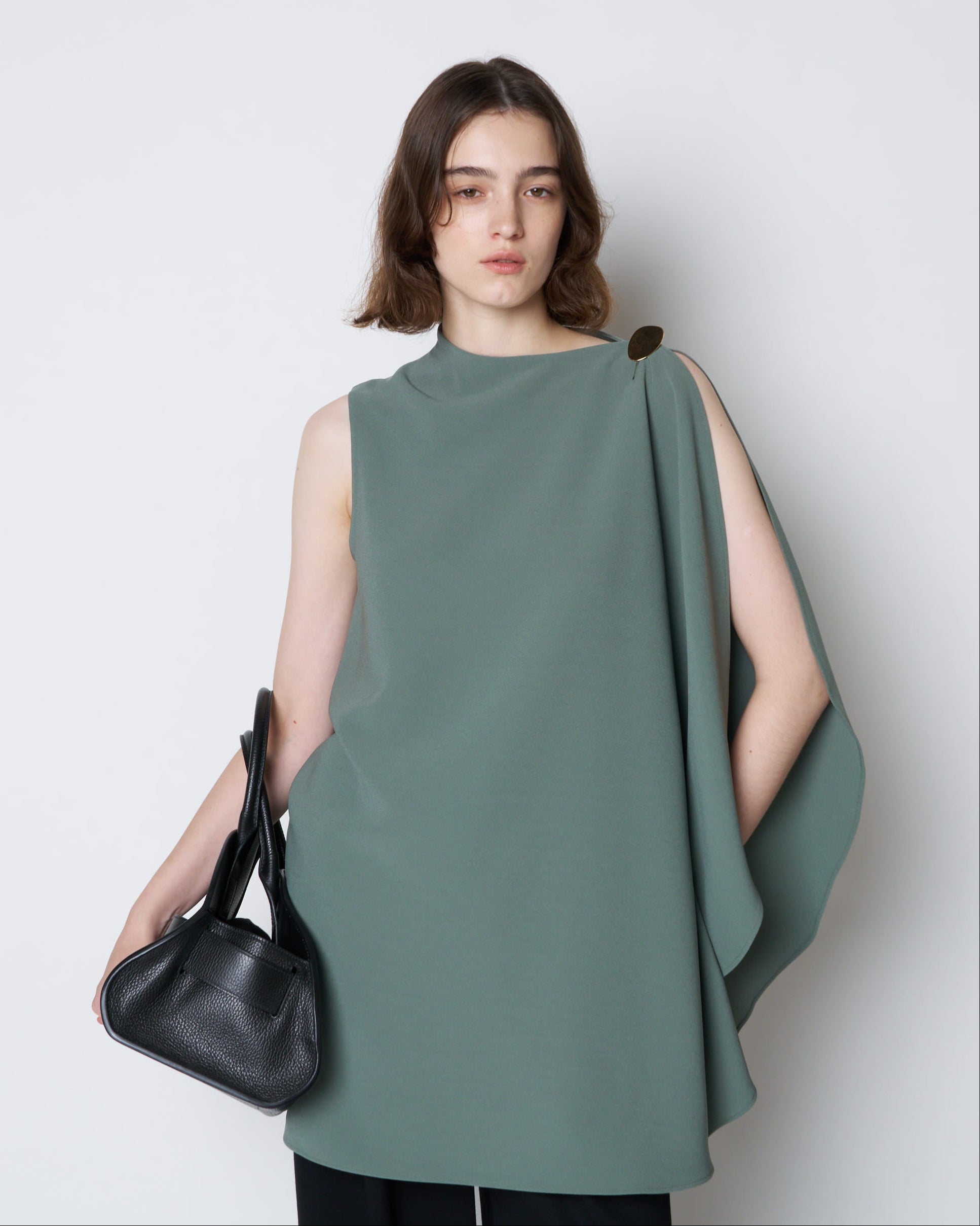 【PRE ORDER】LEVI - ASYMMETRY DRAPED BLOUSE
