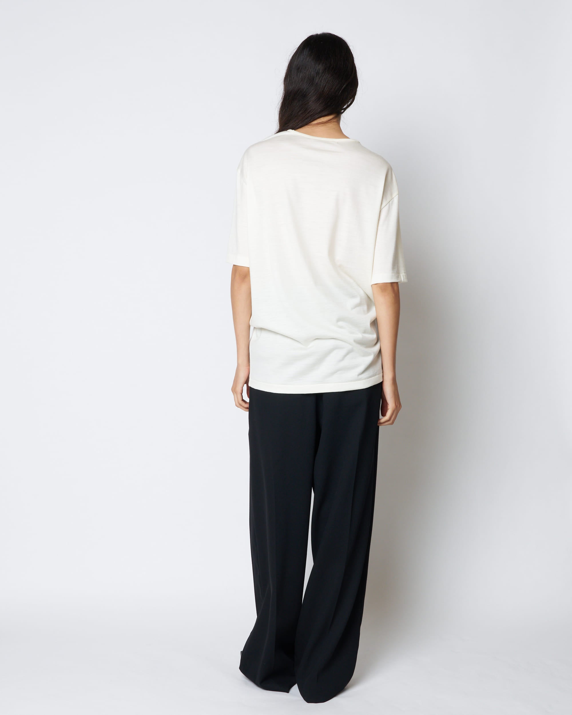 【PRE ORDER】JUNEVE - LOOSE FIT HM LOGO T-SHIRT