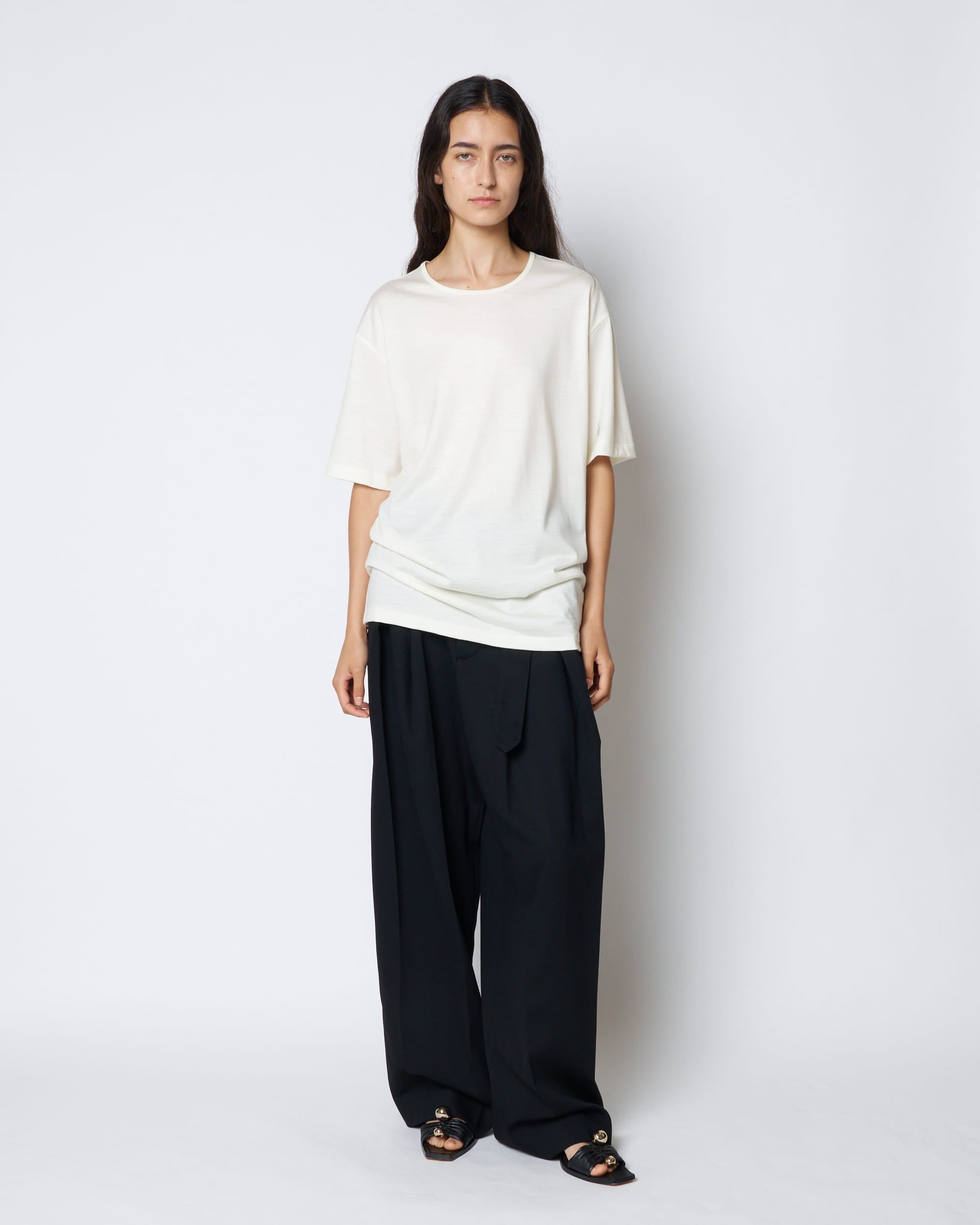 【PRE ORDER】JUNEVE - LOOSE FIT HM LOGO T-SHIRT