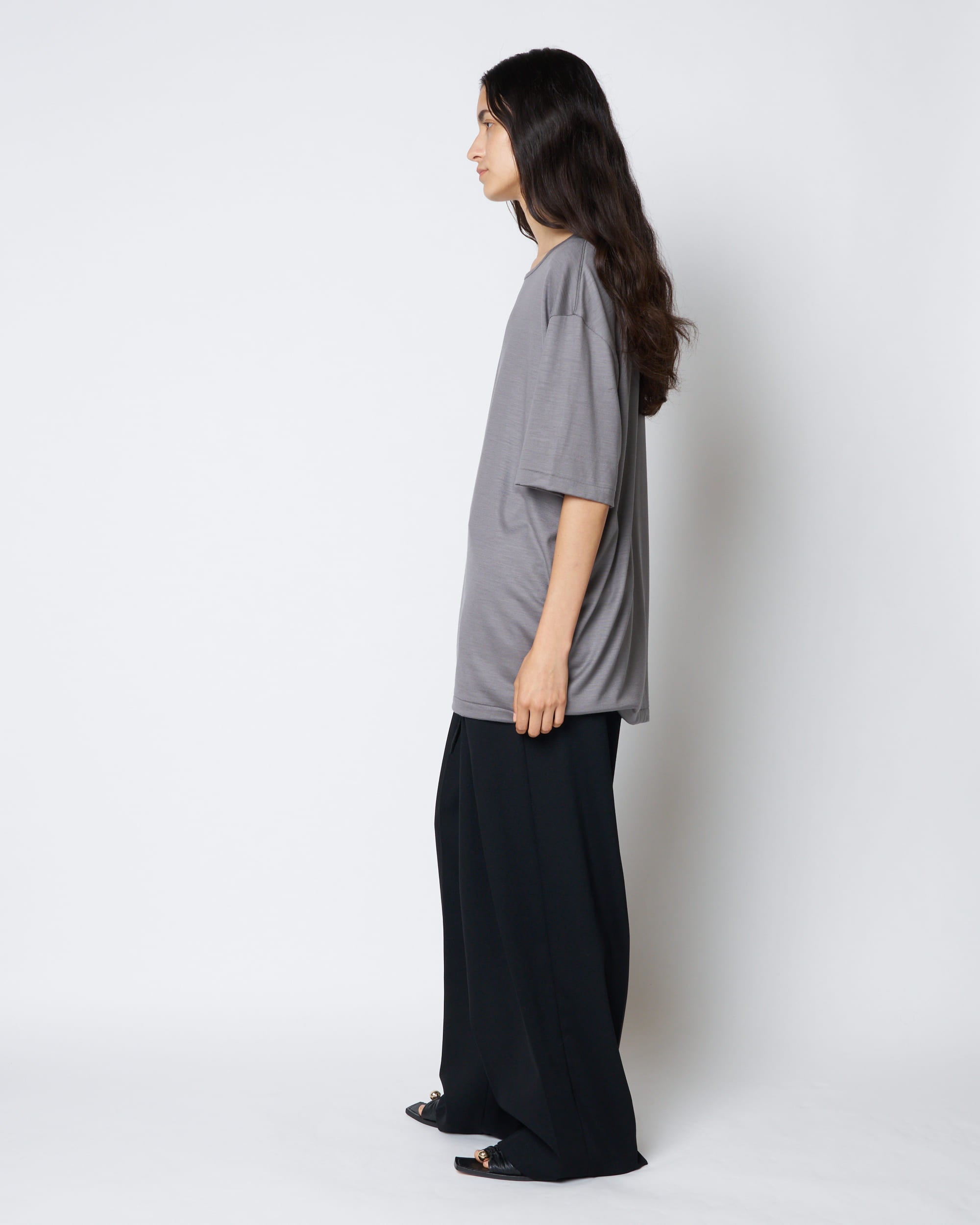 【PRE ORDER】JUNEVE - LOOSE FIT HM LOGO T-SHIRT