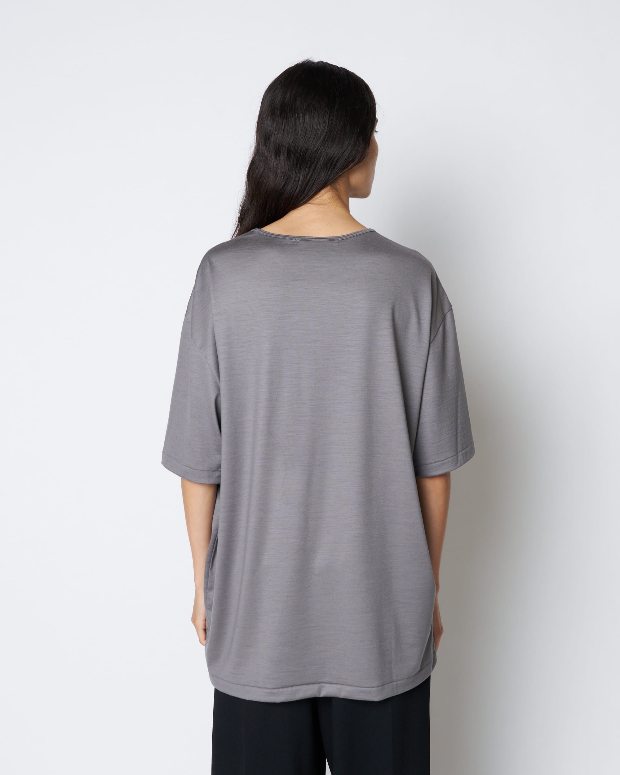 【PRE ORDER】JUNEVE - LOOSE FIT HM LOGO T-SHIRT
