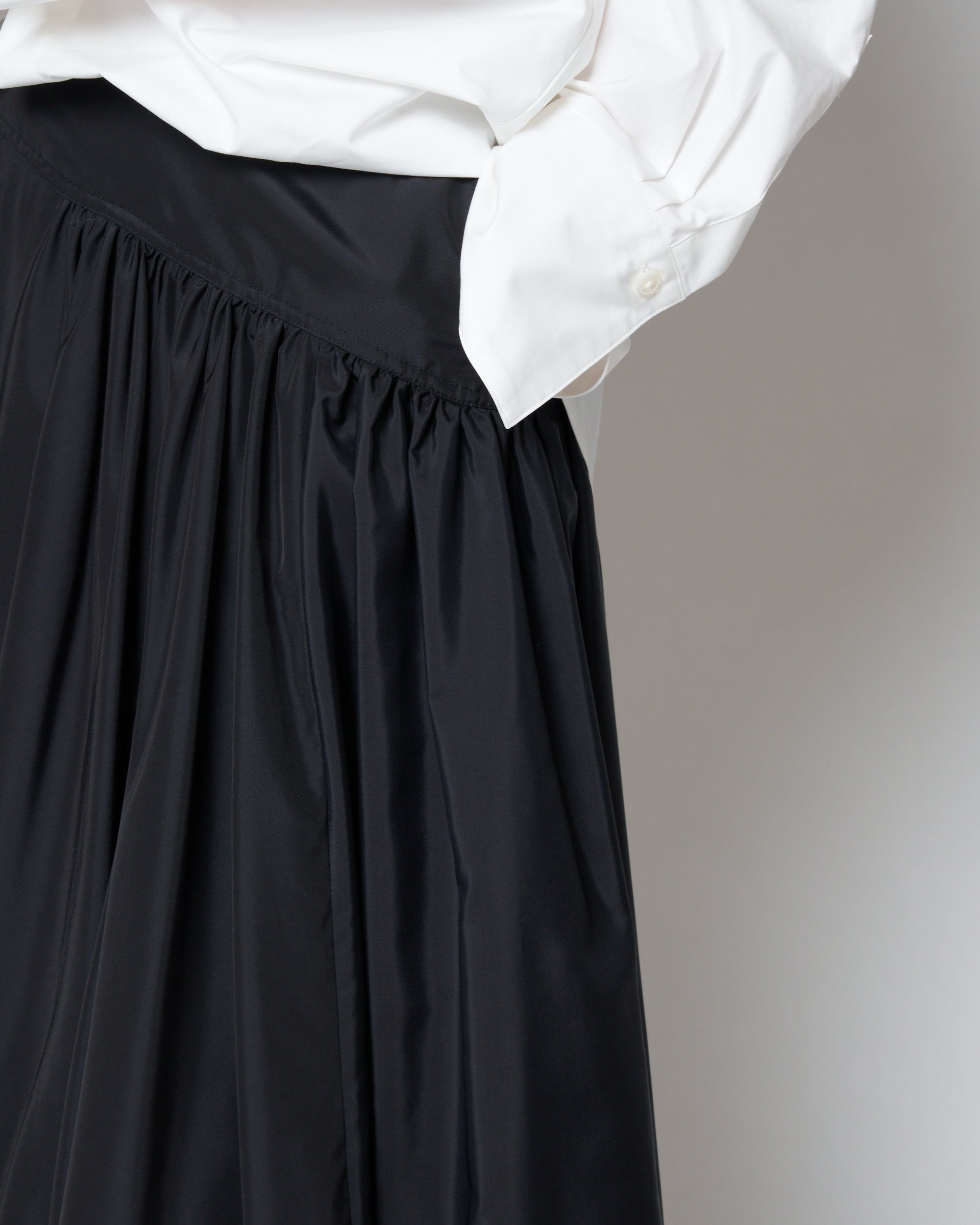 【PRE ORDER】PARISA - ASYMMETRICAL BALOON SKIRT