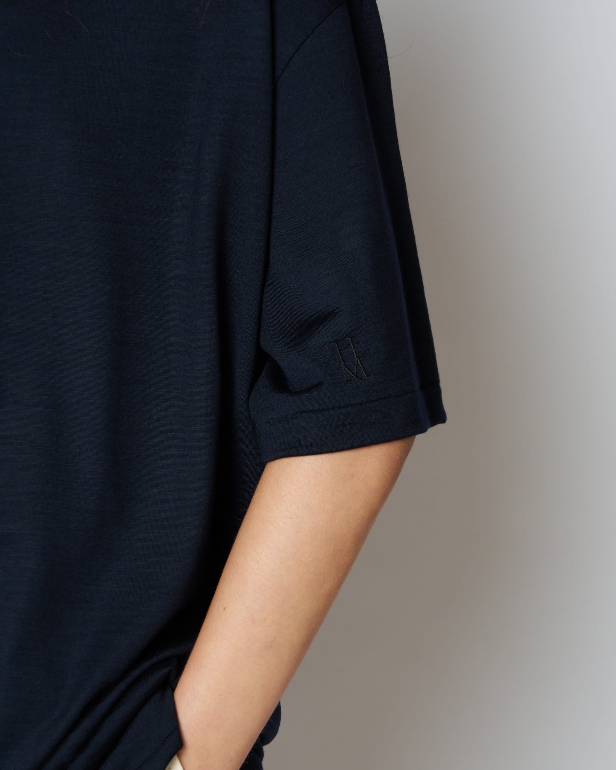 【PRE ORDER】JUNEVE - LOOSE FIT HM LOGO T-SHIRT