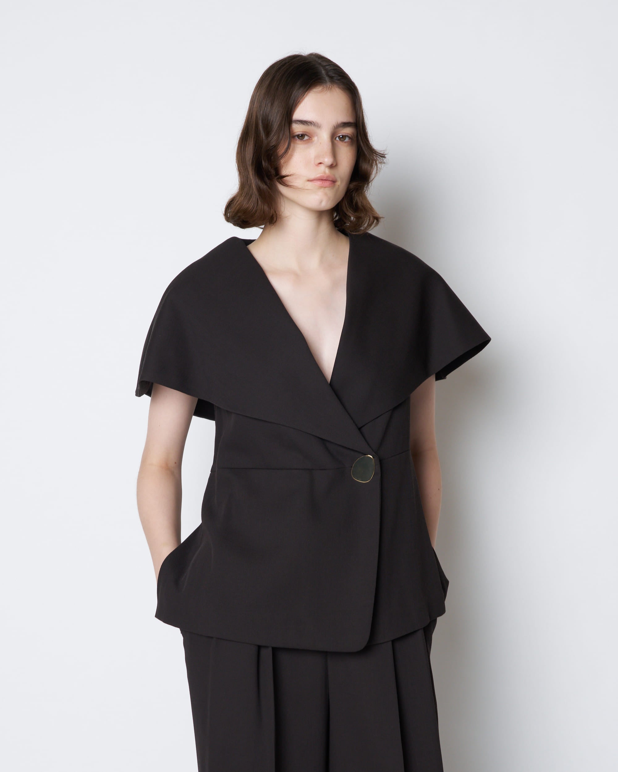 【PRE ORDER】POLA - CAPE COLLAR JACKET