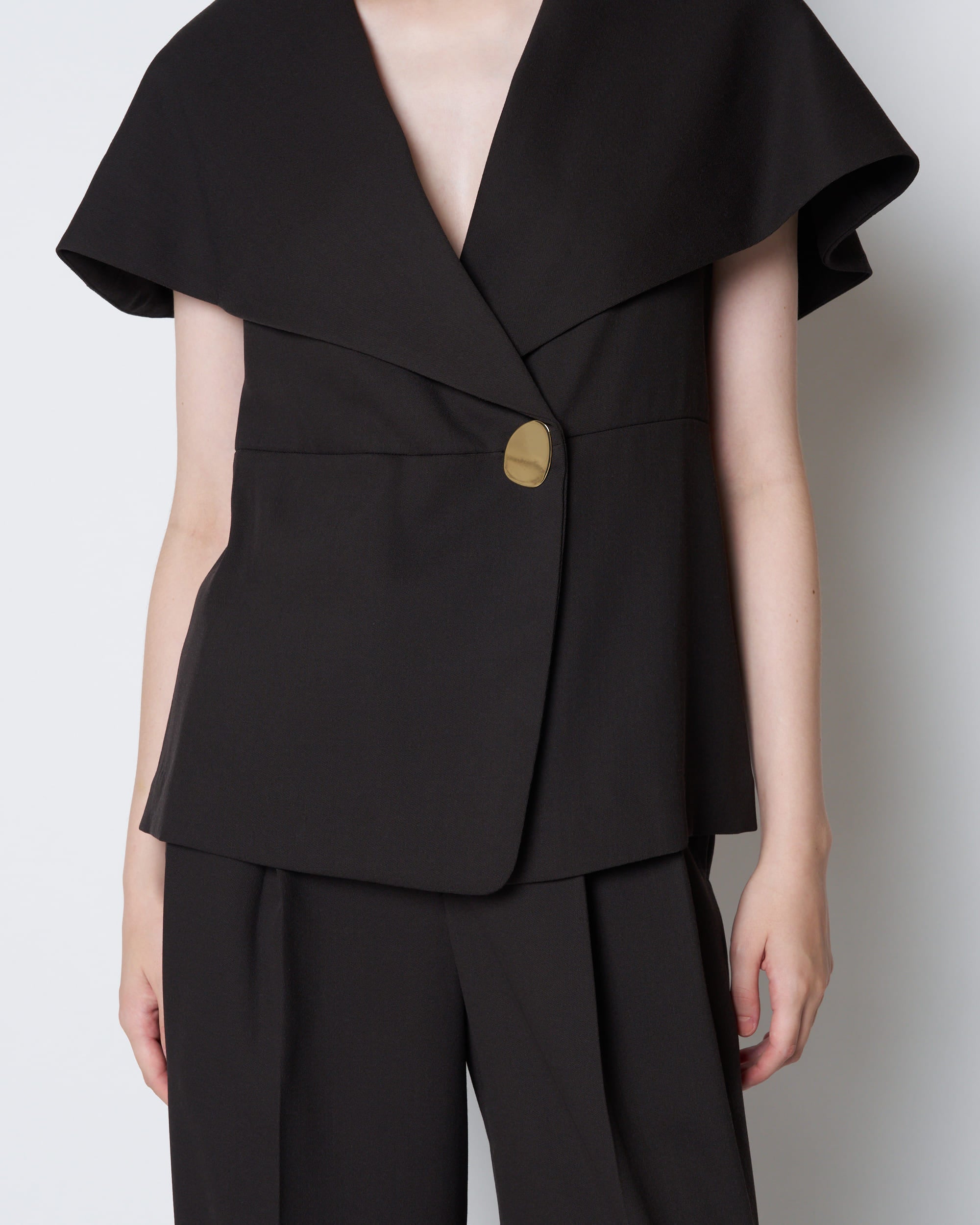 【PRE ORDER】POLA - CAPE COLLAR JACKET