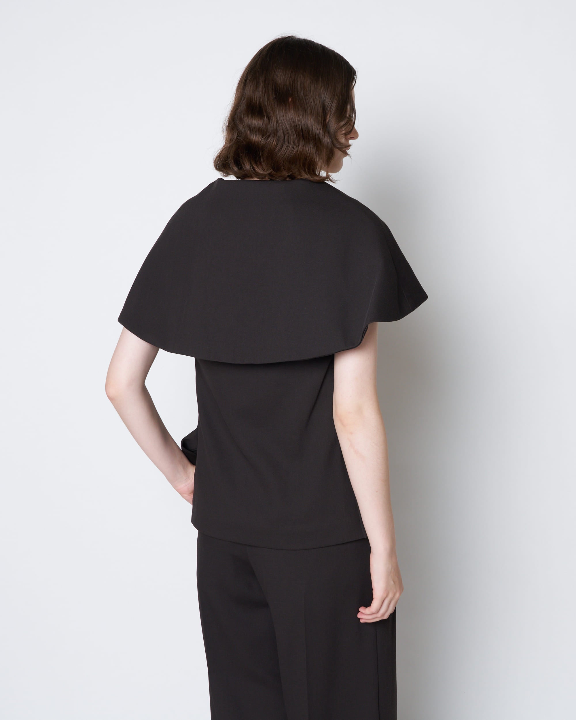 【PRE ORDER】POLA - CAPE COLLAR JACKET