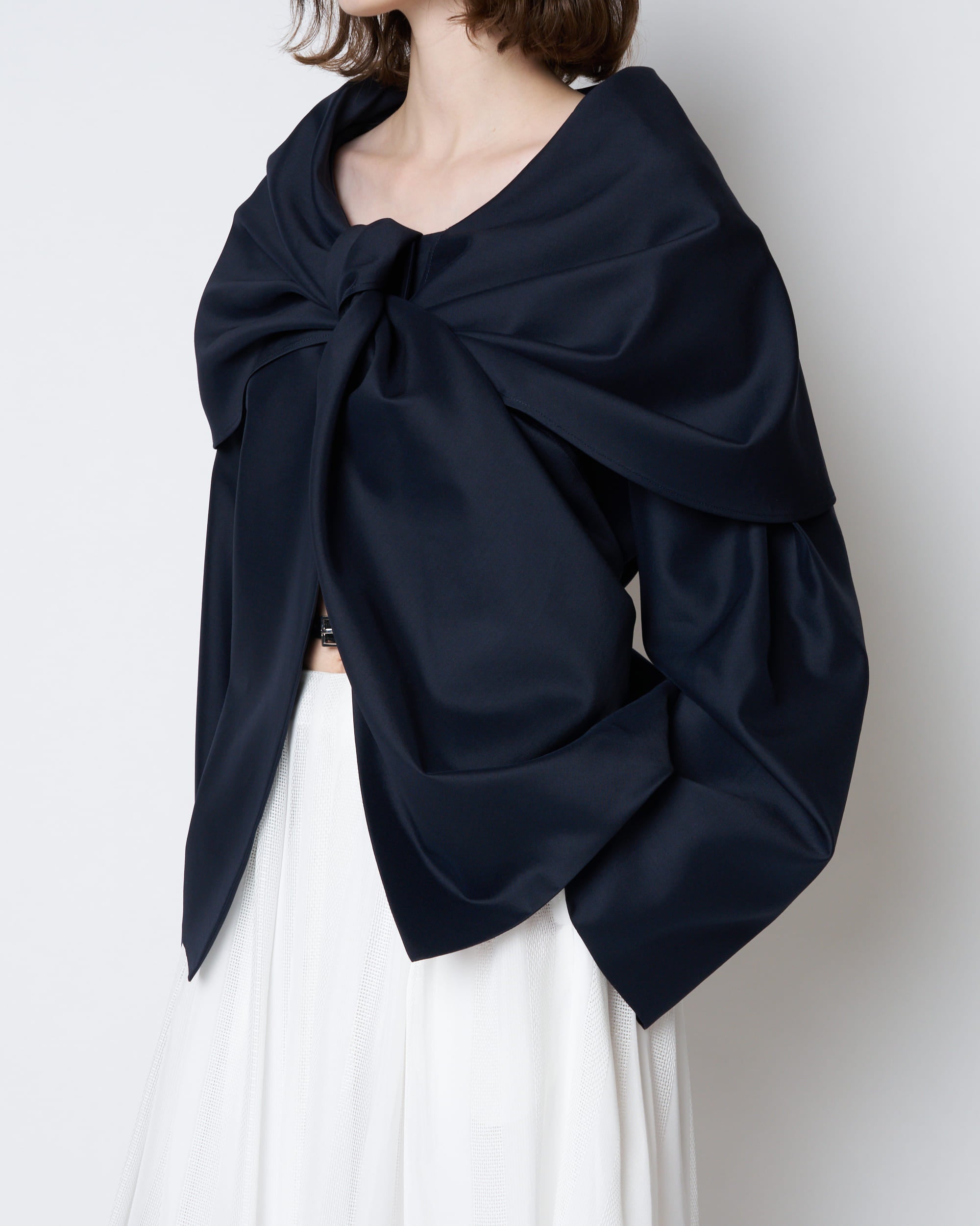 【PRE ORDER】PERLA - FRONT TWIST BELTED SILK JACKET