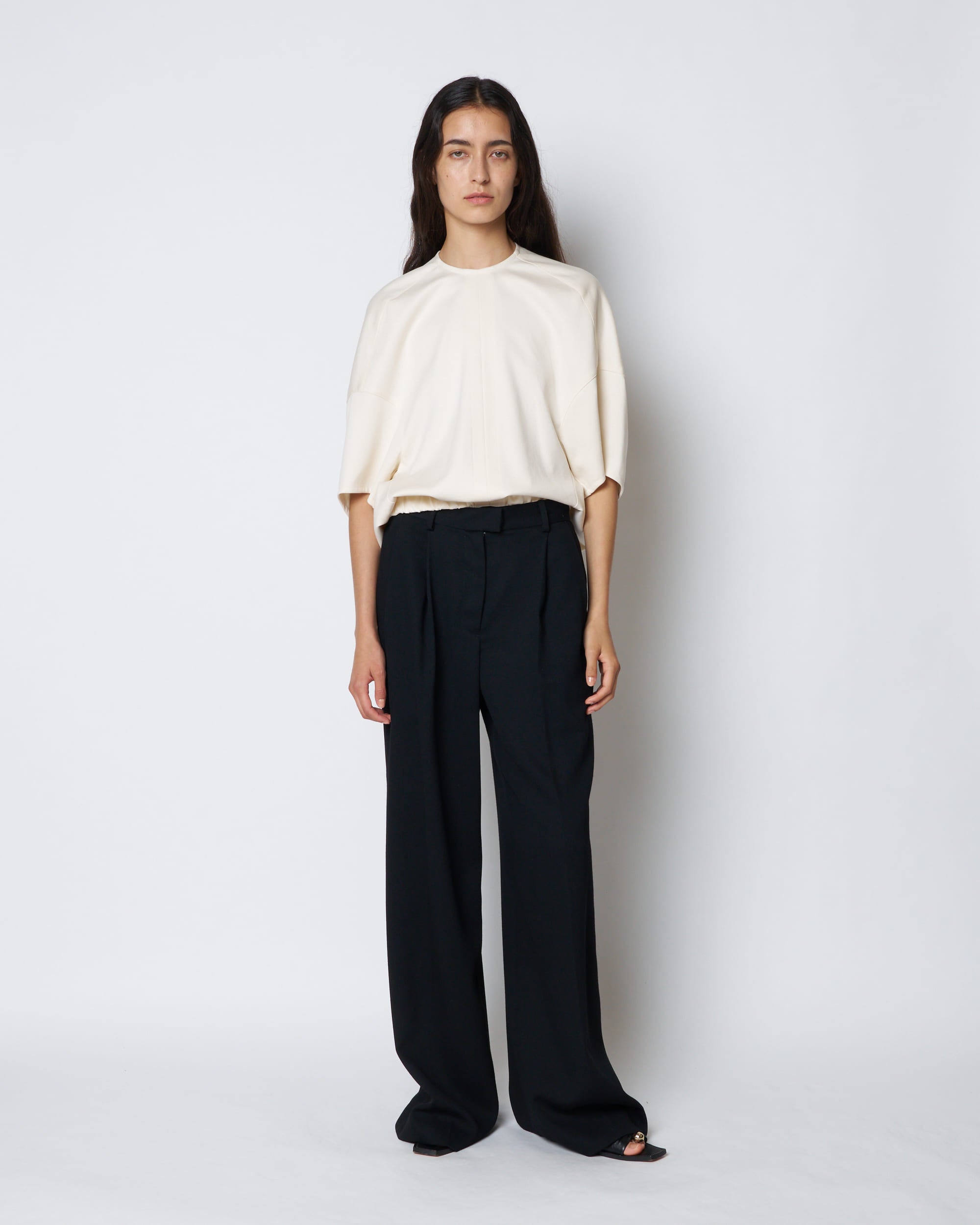 【PRE ORDER】POLLY - SCULPTURAL SLEEVE TOP