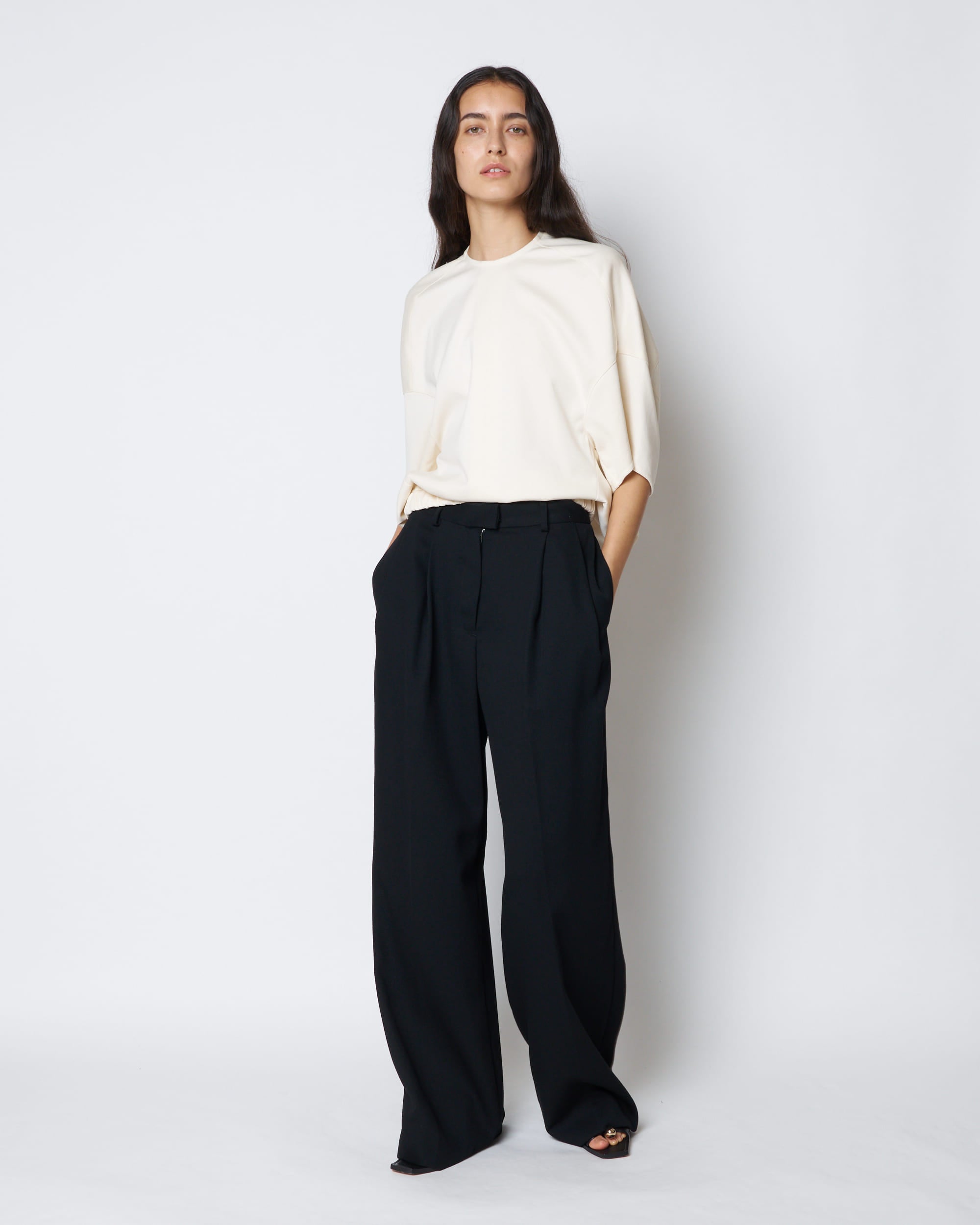 【PRE ORDER】POLLY - SCULPTURAL SLEEVE TOP