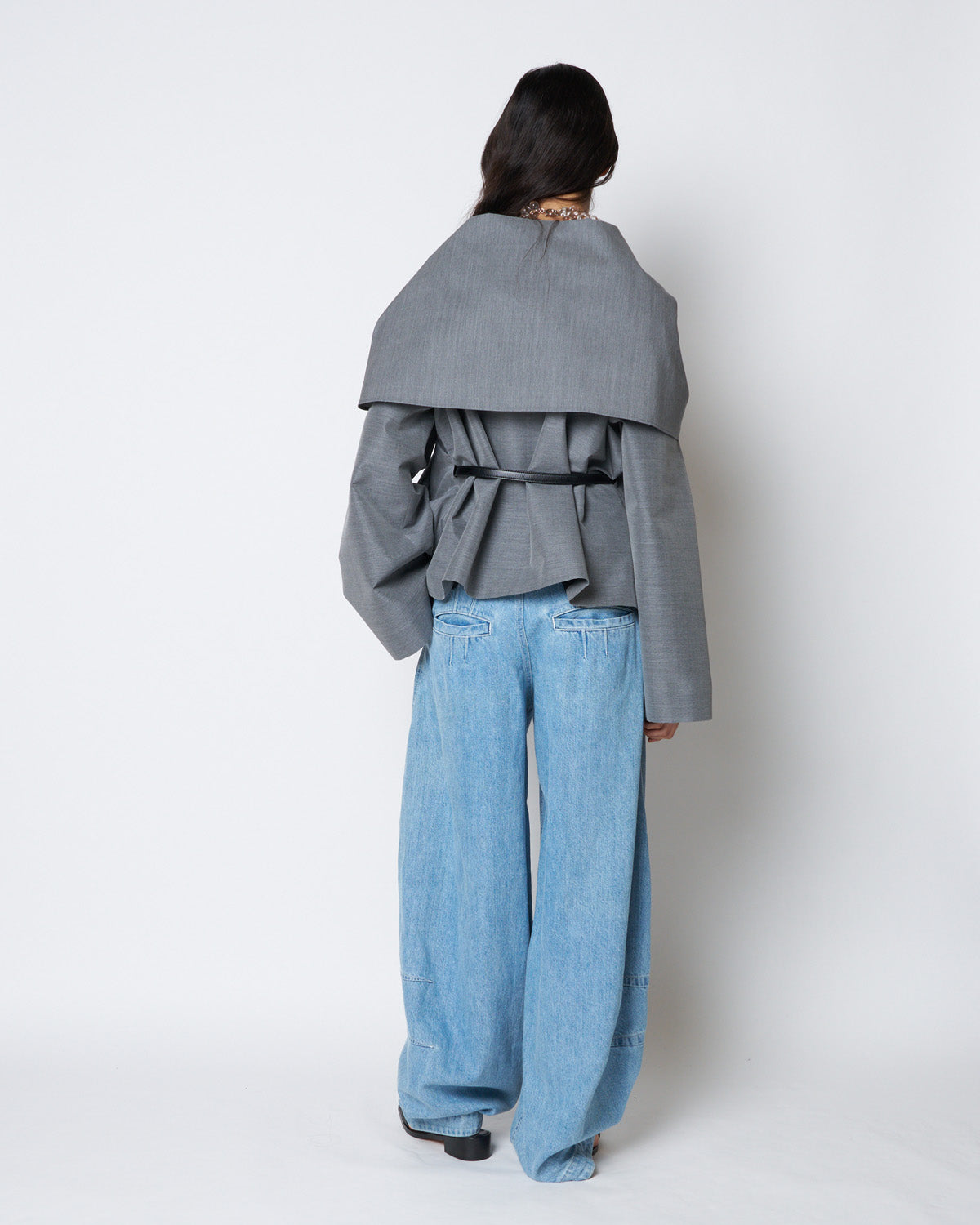 【PRE ORDER】PERLA - FRONT TWIST BELTED SILK JACKET