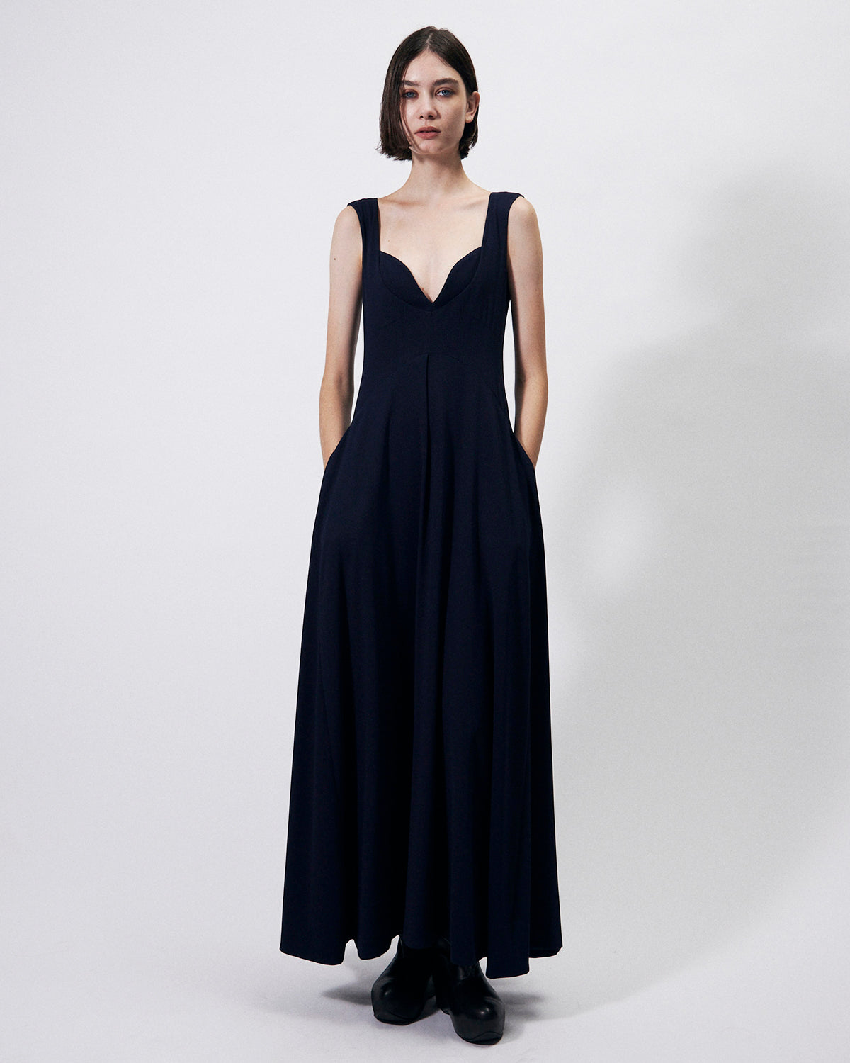 INES - BACK SATIN FLARE DRESS