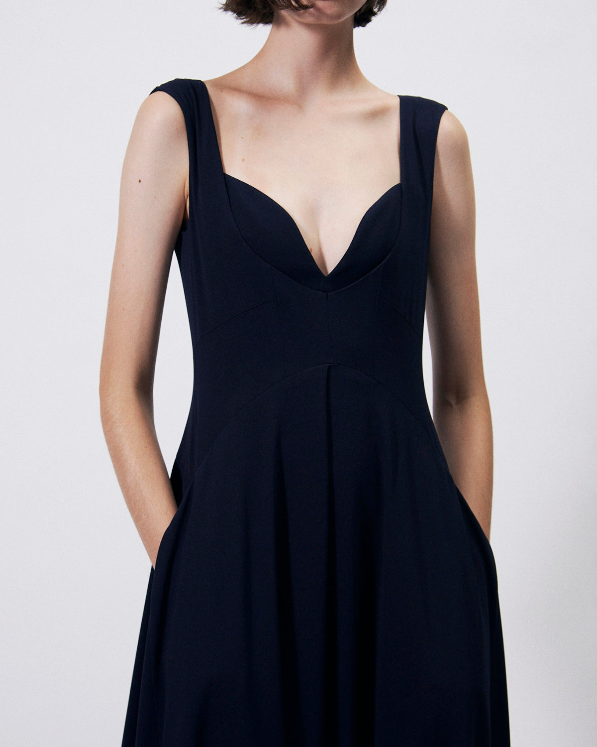 INES - BACK SATIN FLARE DRESS
