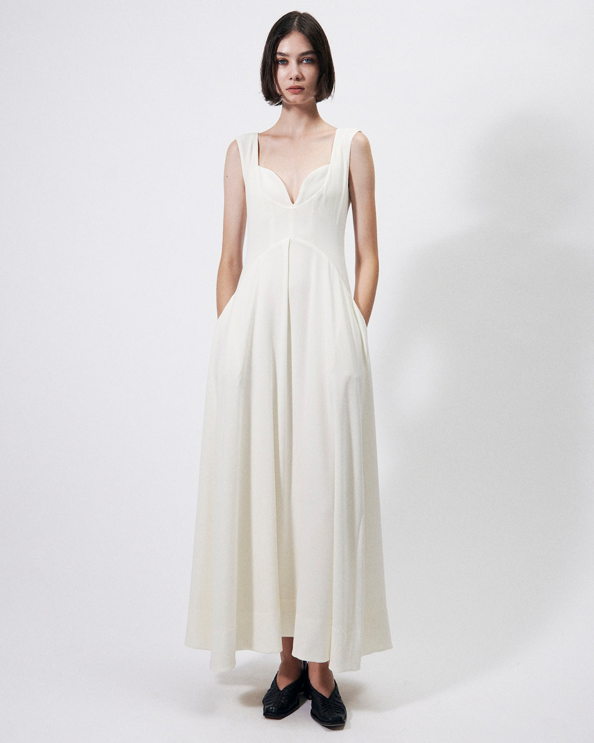 INES - BACK SATIN FLARE DRESS