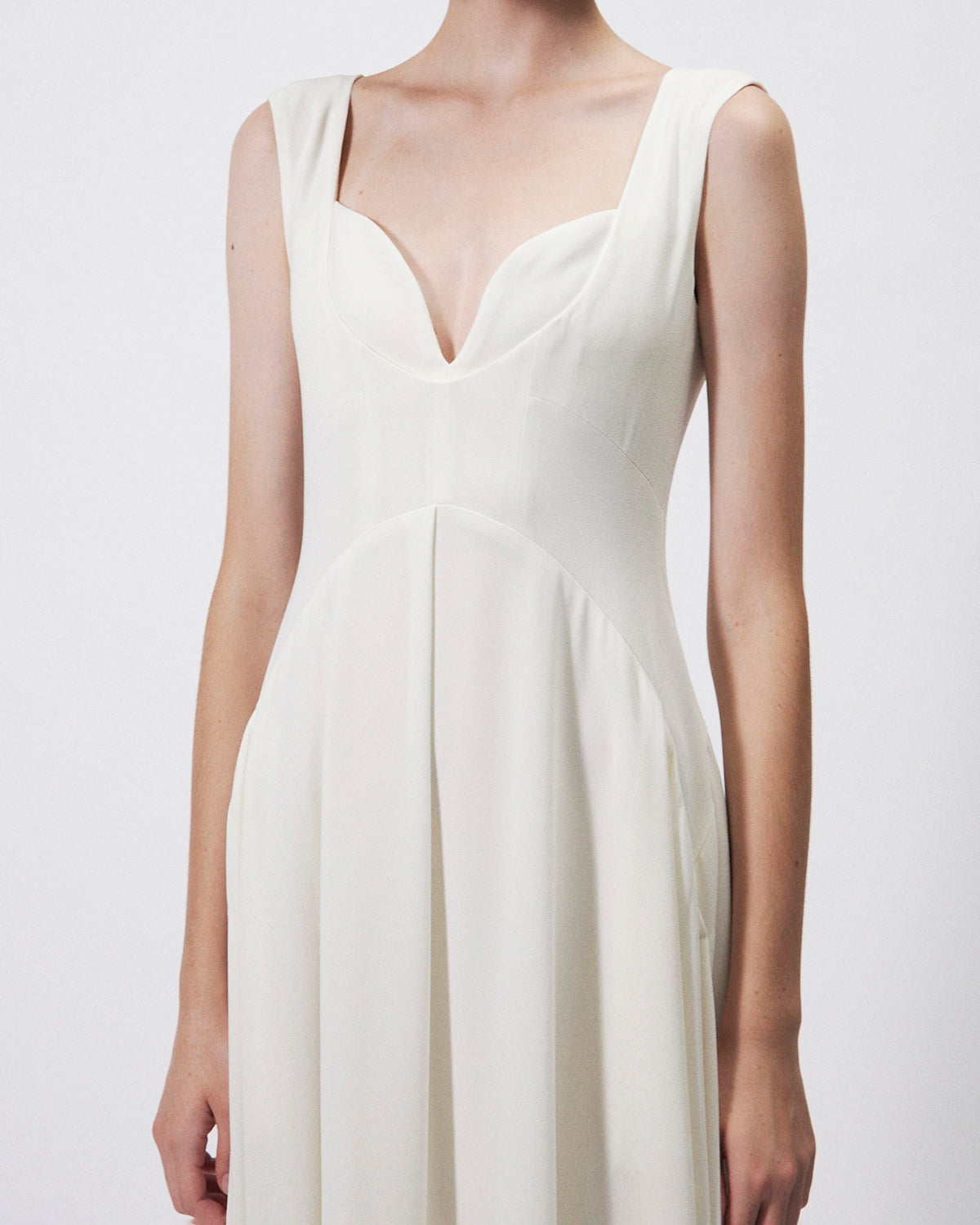INES - BACK SATIN FLARE DRESS