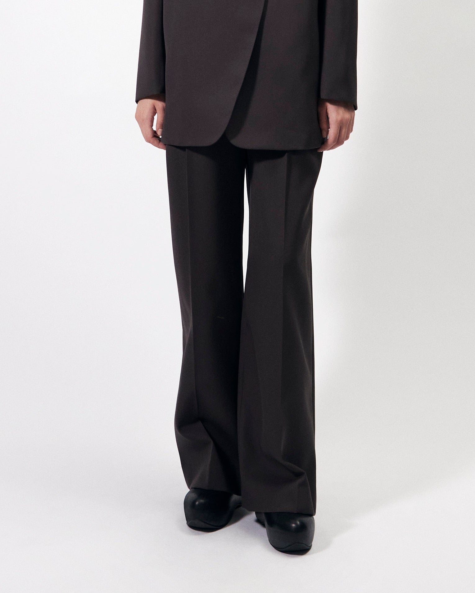 ISPARTA - WIDE SILHOUETTE WOOL TUCKED TROUSERS
