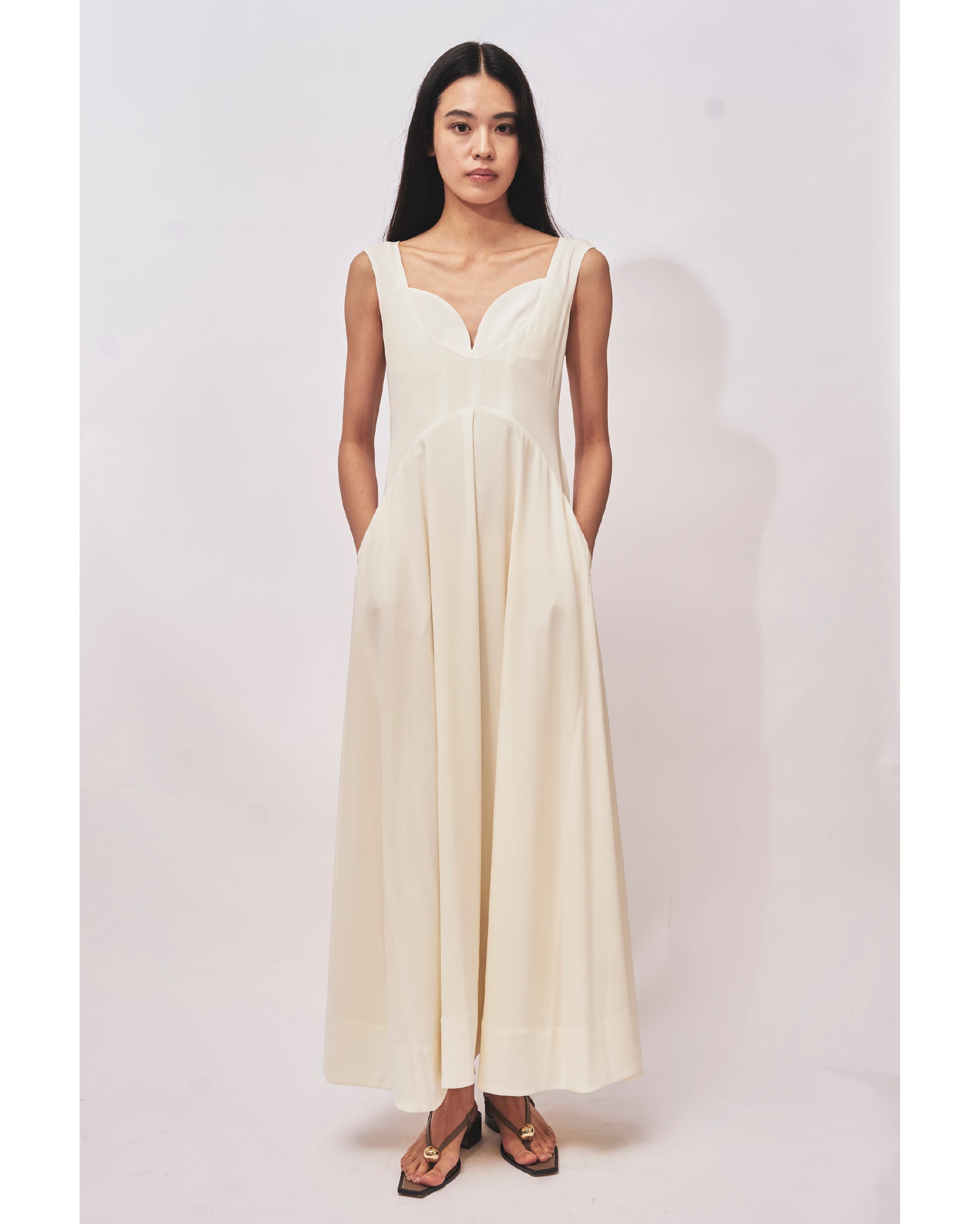 INES - BACK SATIN FLARE DRESS