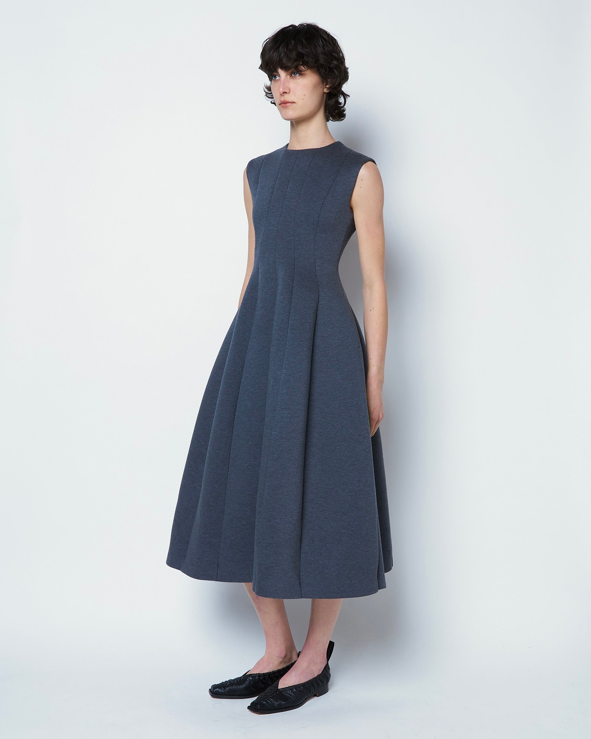 ORBIT - SLEEVELESS BALLOON DRESS
