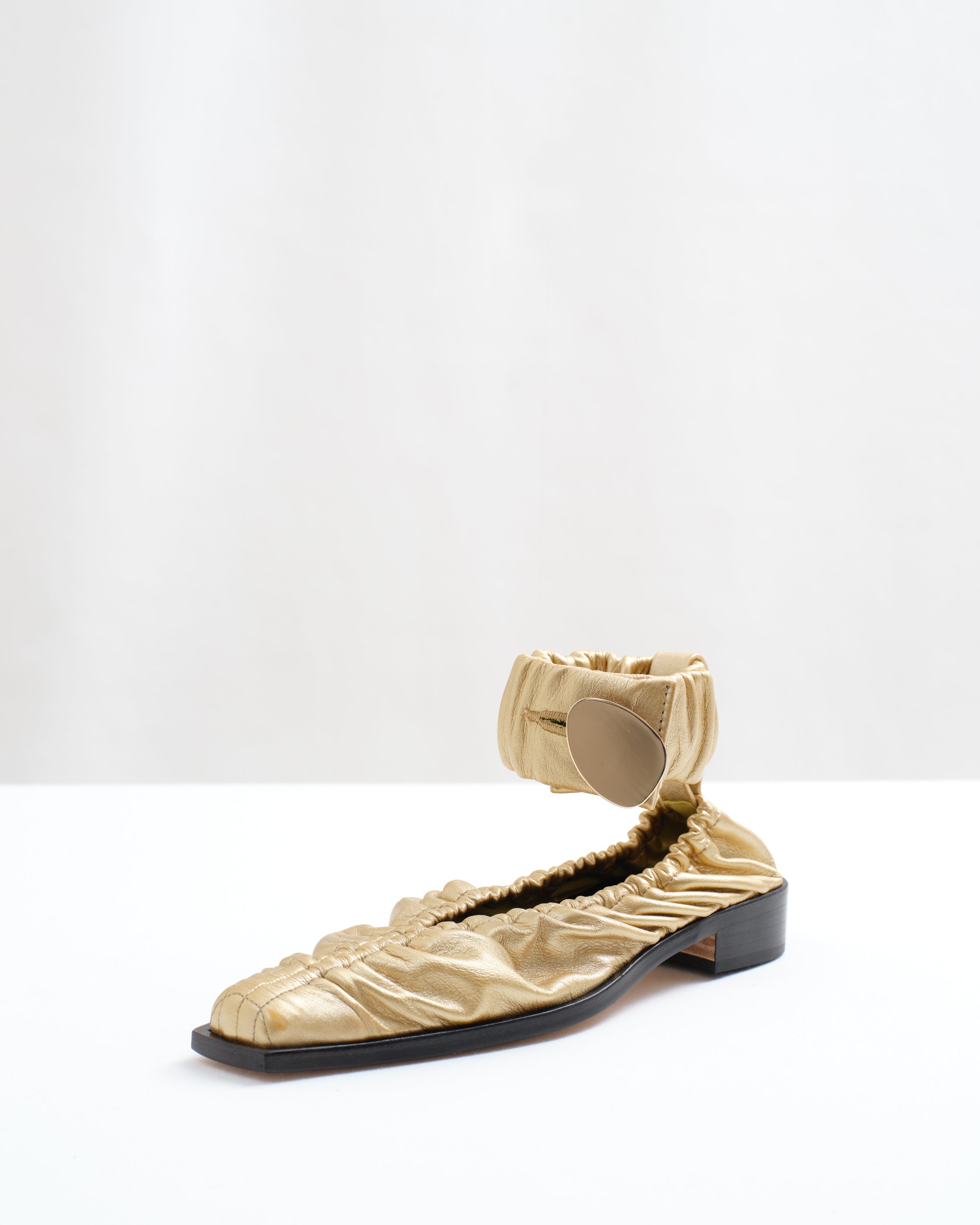 GARWIN - SQUARE TOE GATHERED LEATHER SHOES – HARUNOBUMURATA