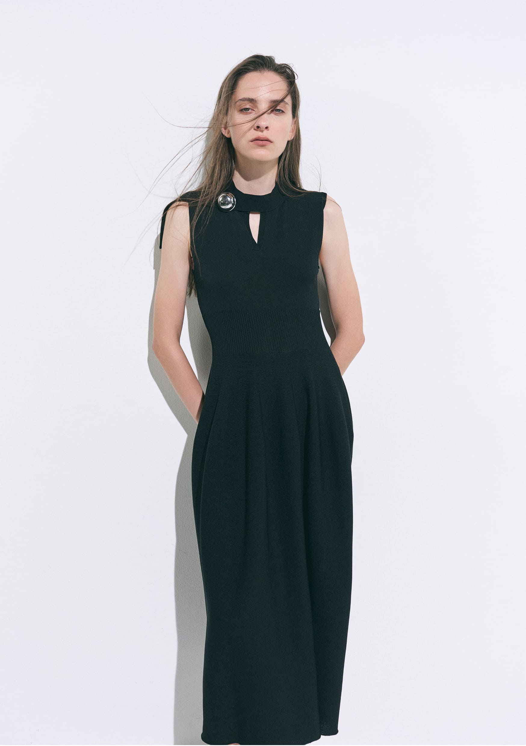 【PRE ORDER】PAOLA - SLEEVELESS KNIT DRESS