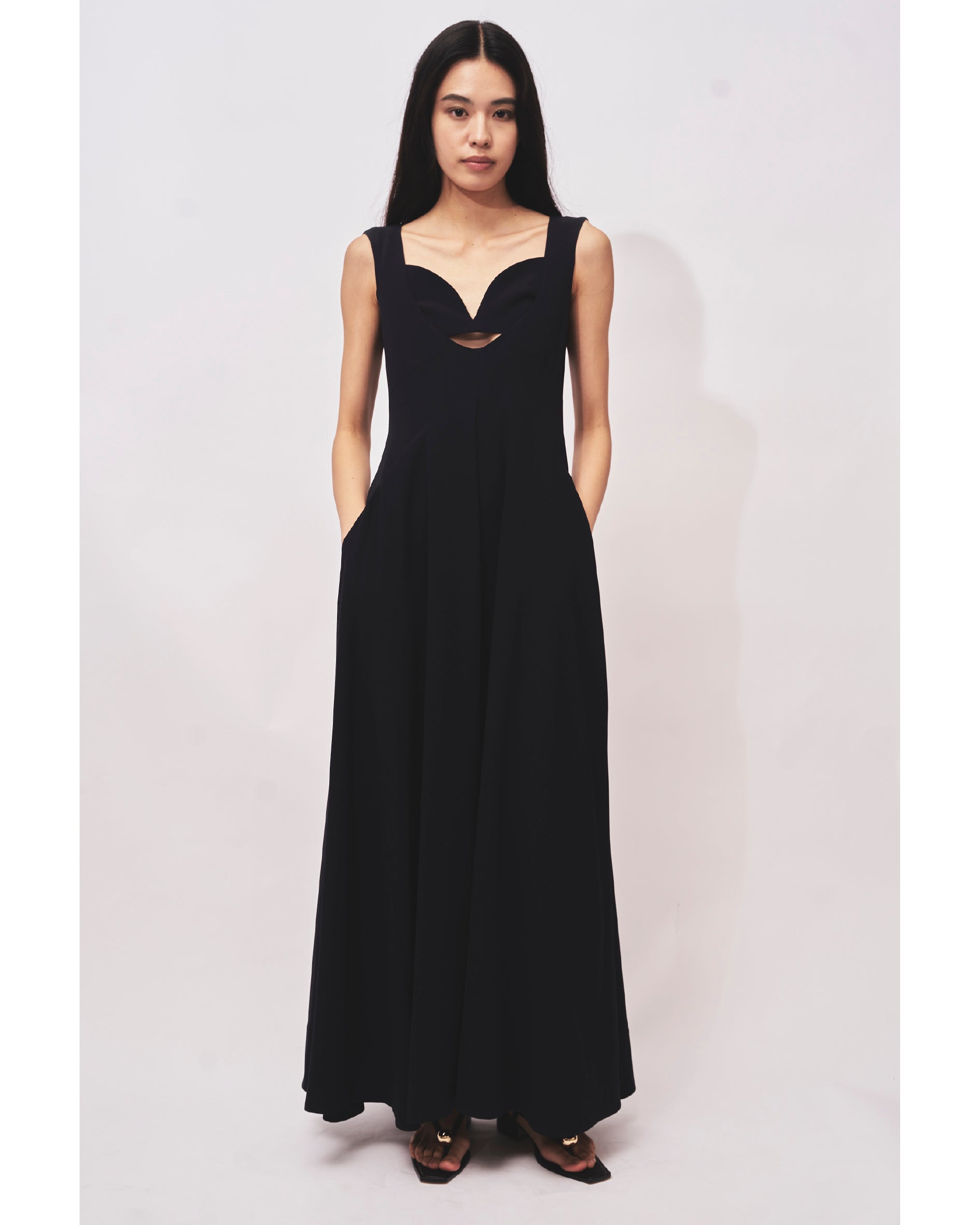 INES - BACK SATIN FLARE DRESS