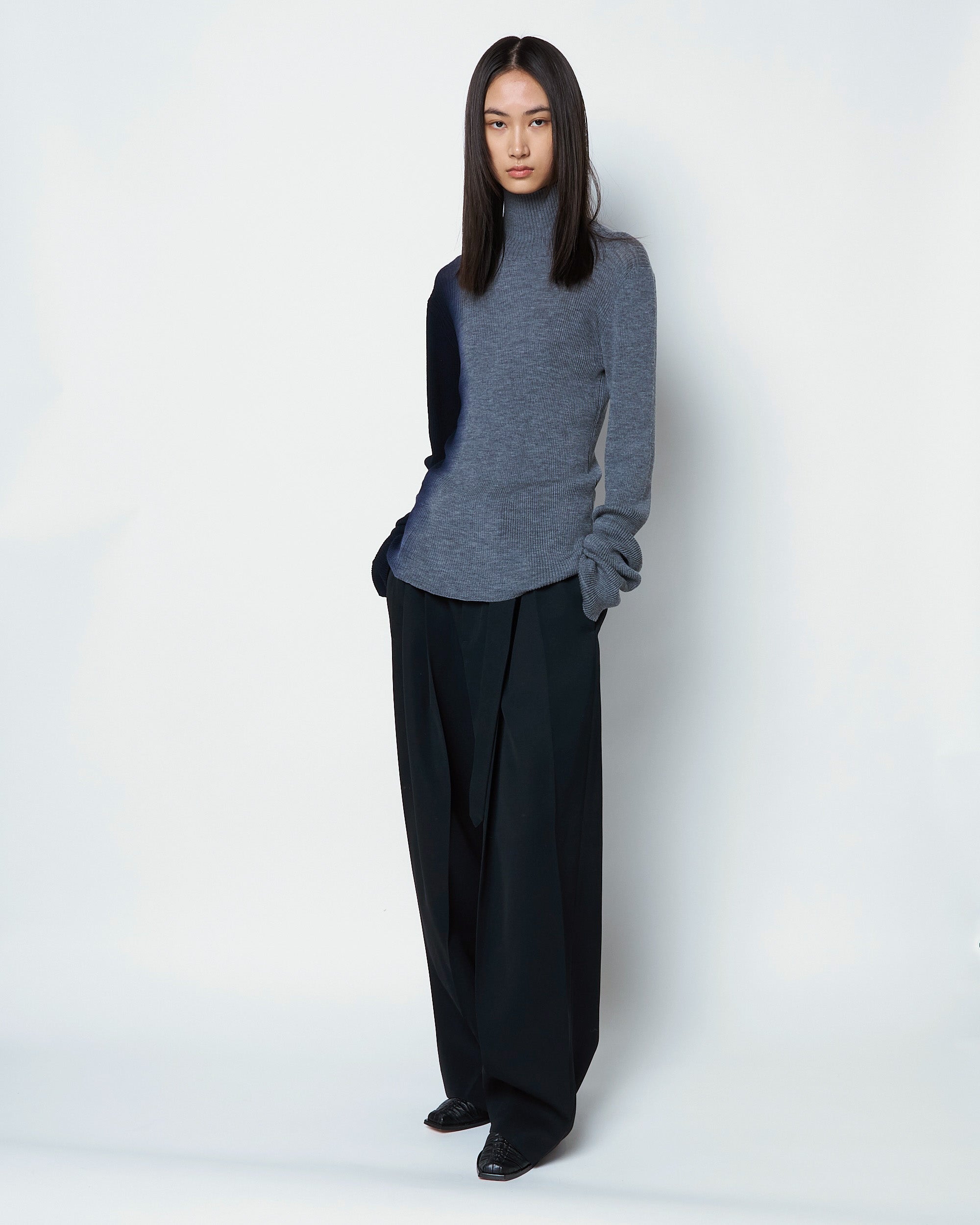 【COMING SOON】OPHIRAE - FINE GRADATION KNIT TOP