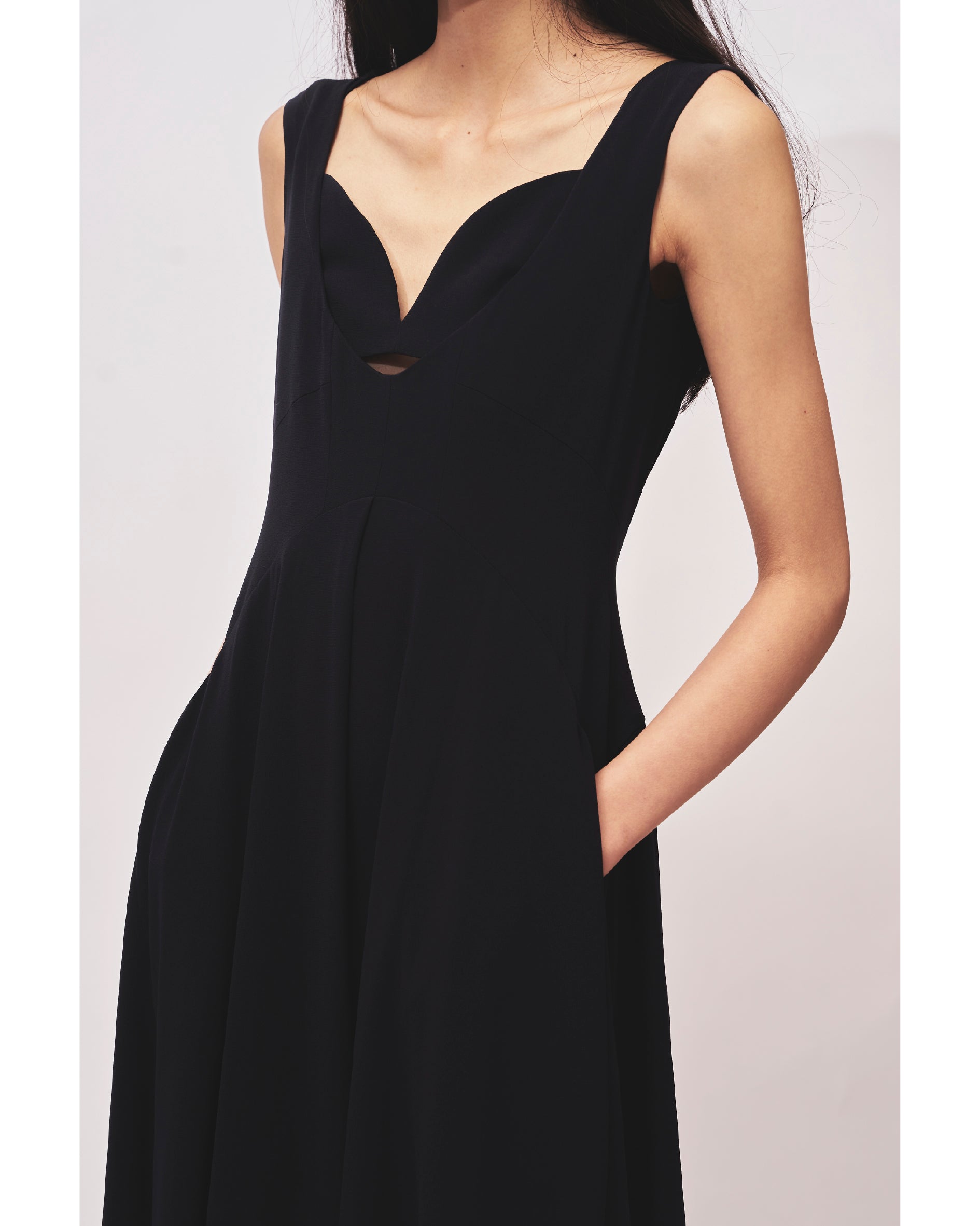 INES - BACK SATIN FLARE DRESS