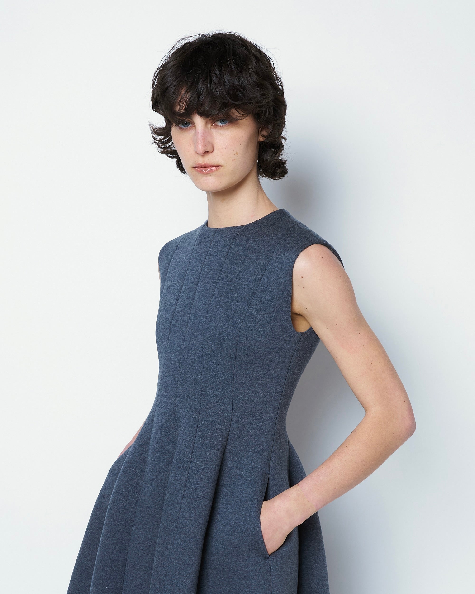ORBIT - SLEEVELESS BALLOON DRESS