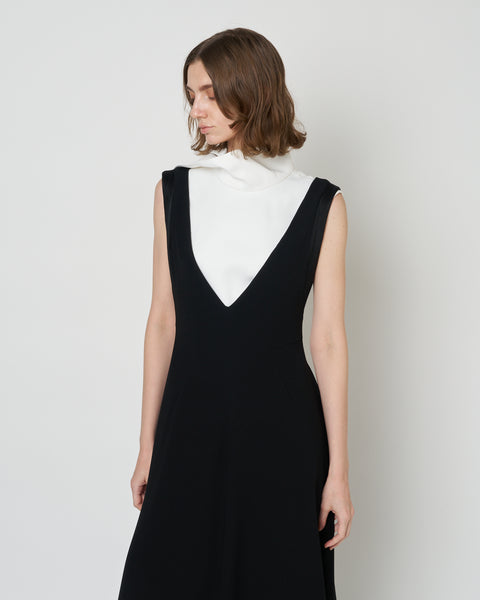 【PRE ORDER】NICOLE - V-NECK FLARED DRESS