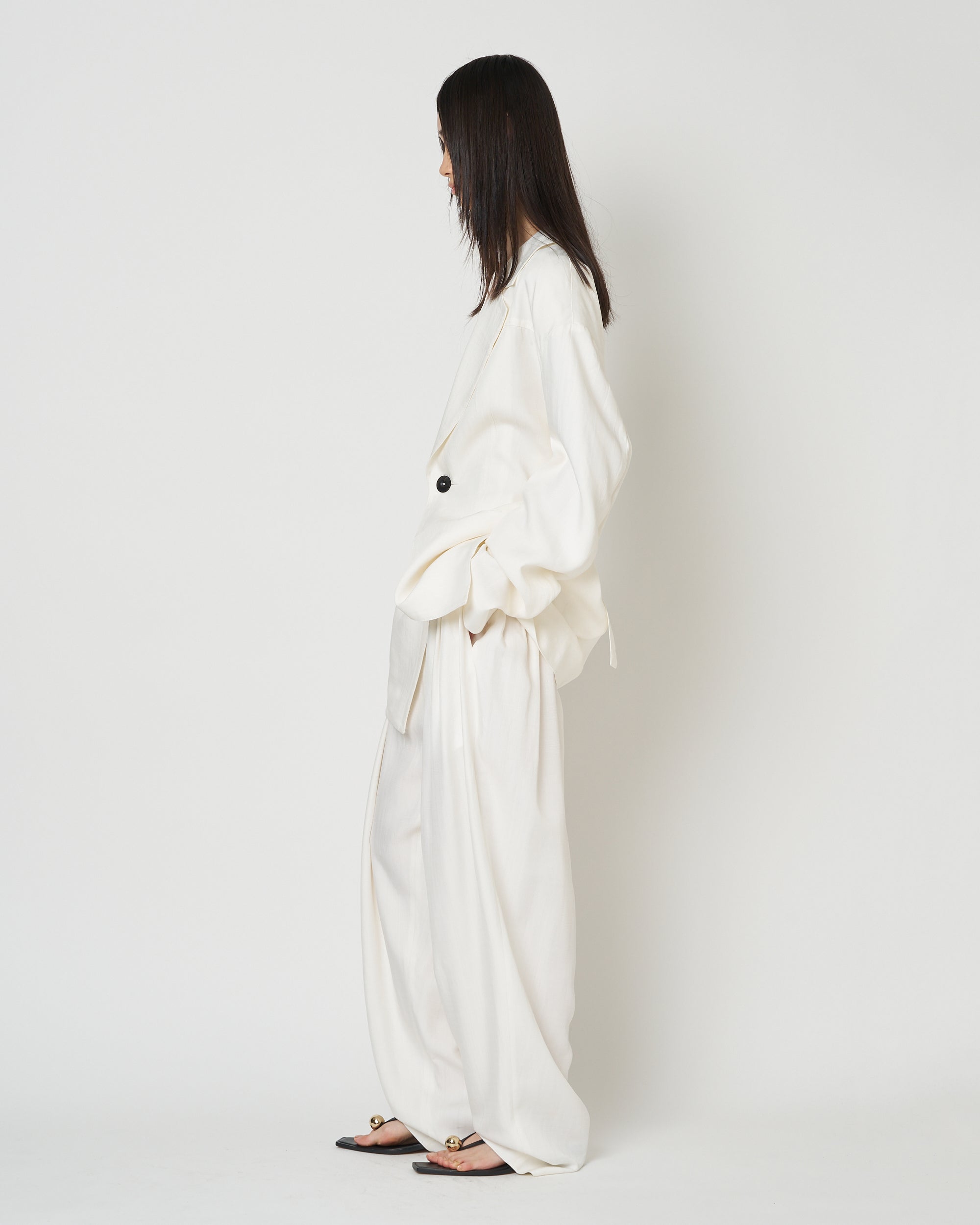 【PRE ORDER】NIRVA - VISCOSE OVERSIZE TAILORED JACKET